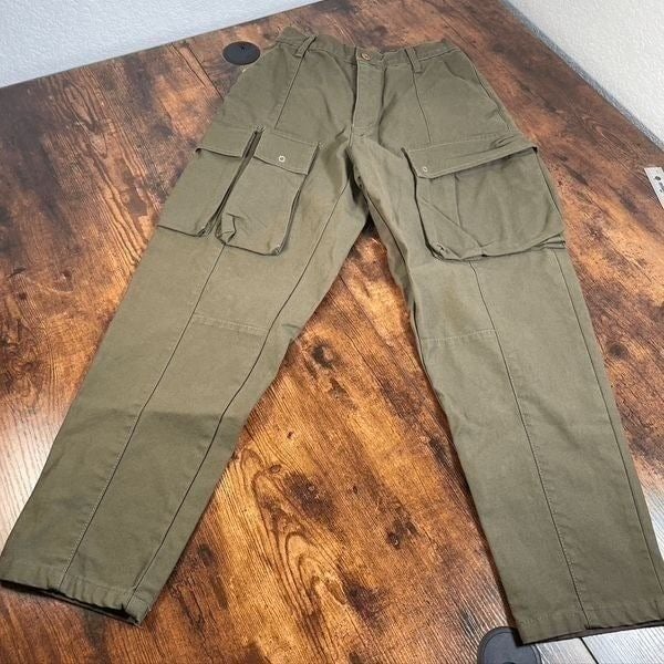 GOGO Maison Cargo Military Green Size Medium Made in Korea 28X28