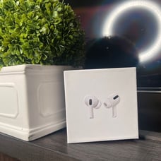 Apple air pods pro 1st gen