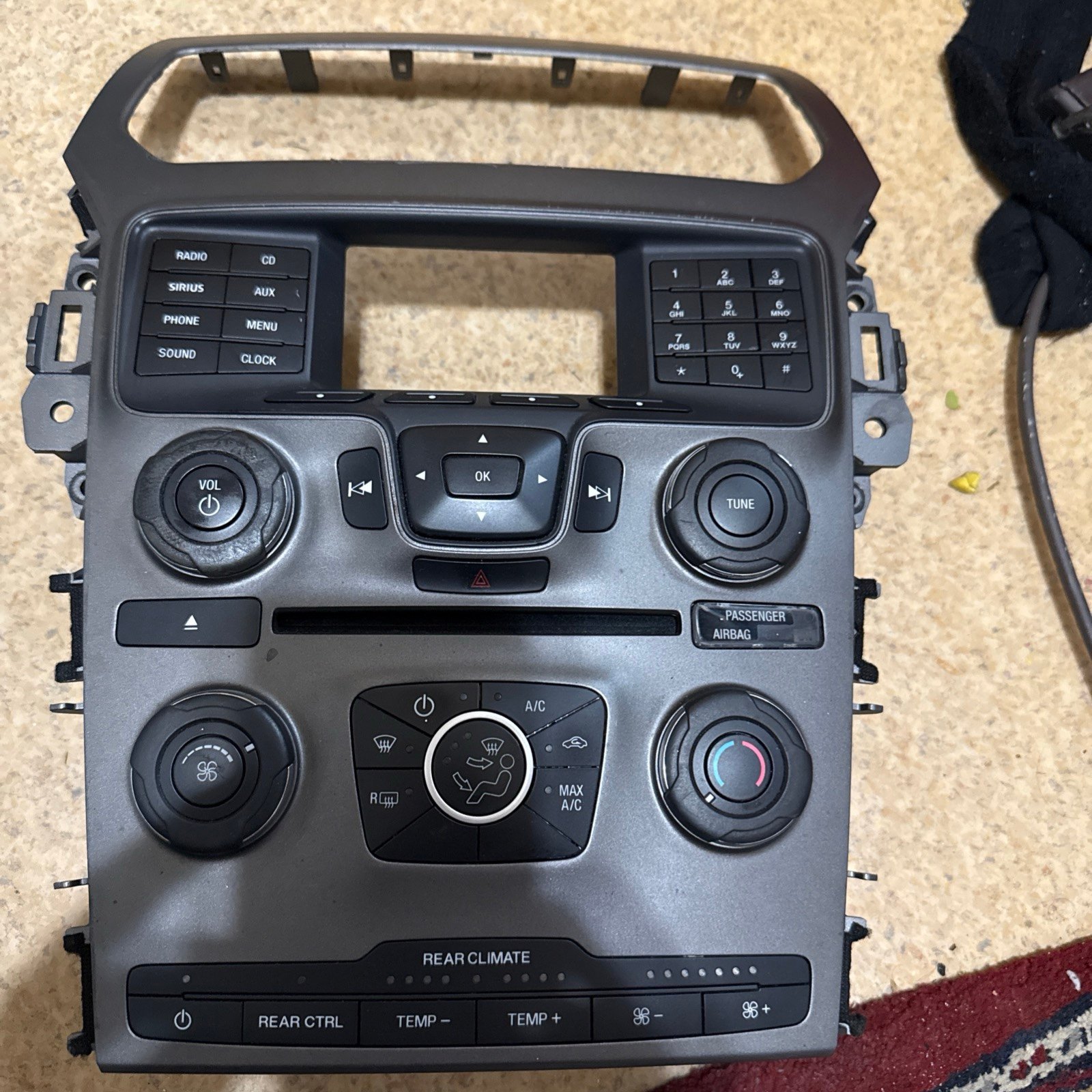 2013-2015 Ford Explorer AM/FM CD Player Radio Receiver DB5T-18A802-AA