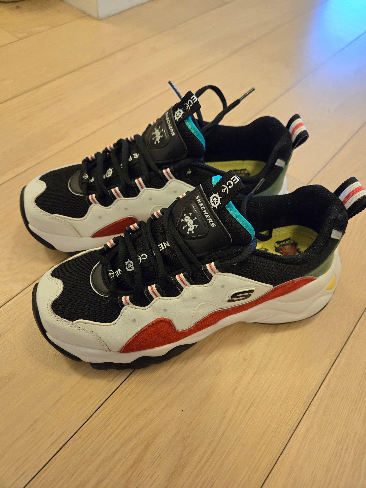 Skechers One Piece Blackbeard sneakers women 7.5 men 6.5