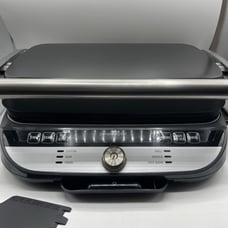 Pampered Chef Deluxe Electric Grill & Griddle AND Waffle Plates EUC