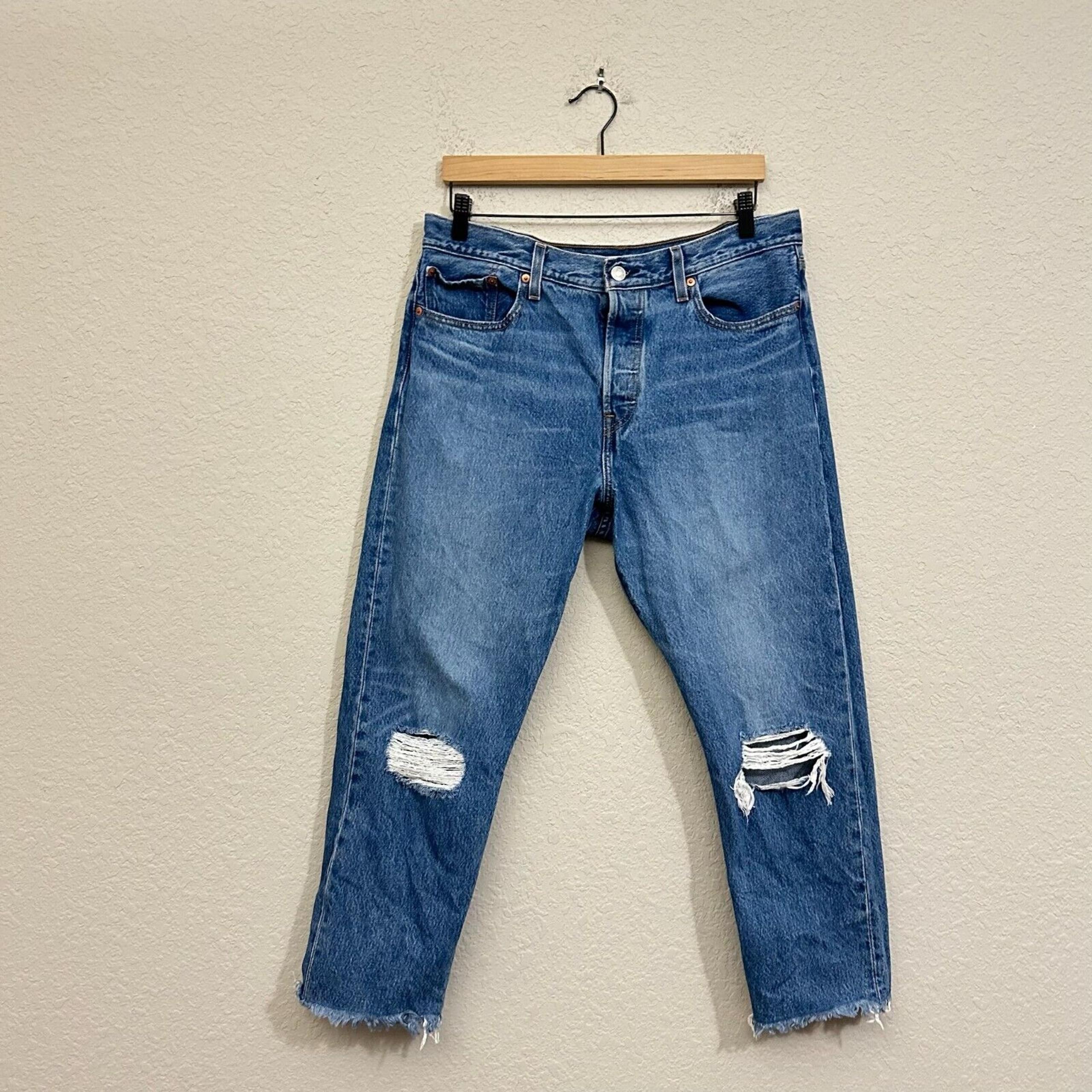 LEVI’S Distressed Wedgie Straight Jeans in Uncovered Truth