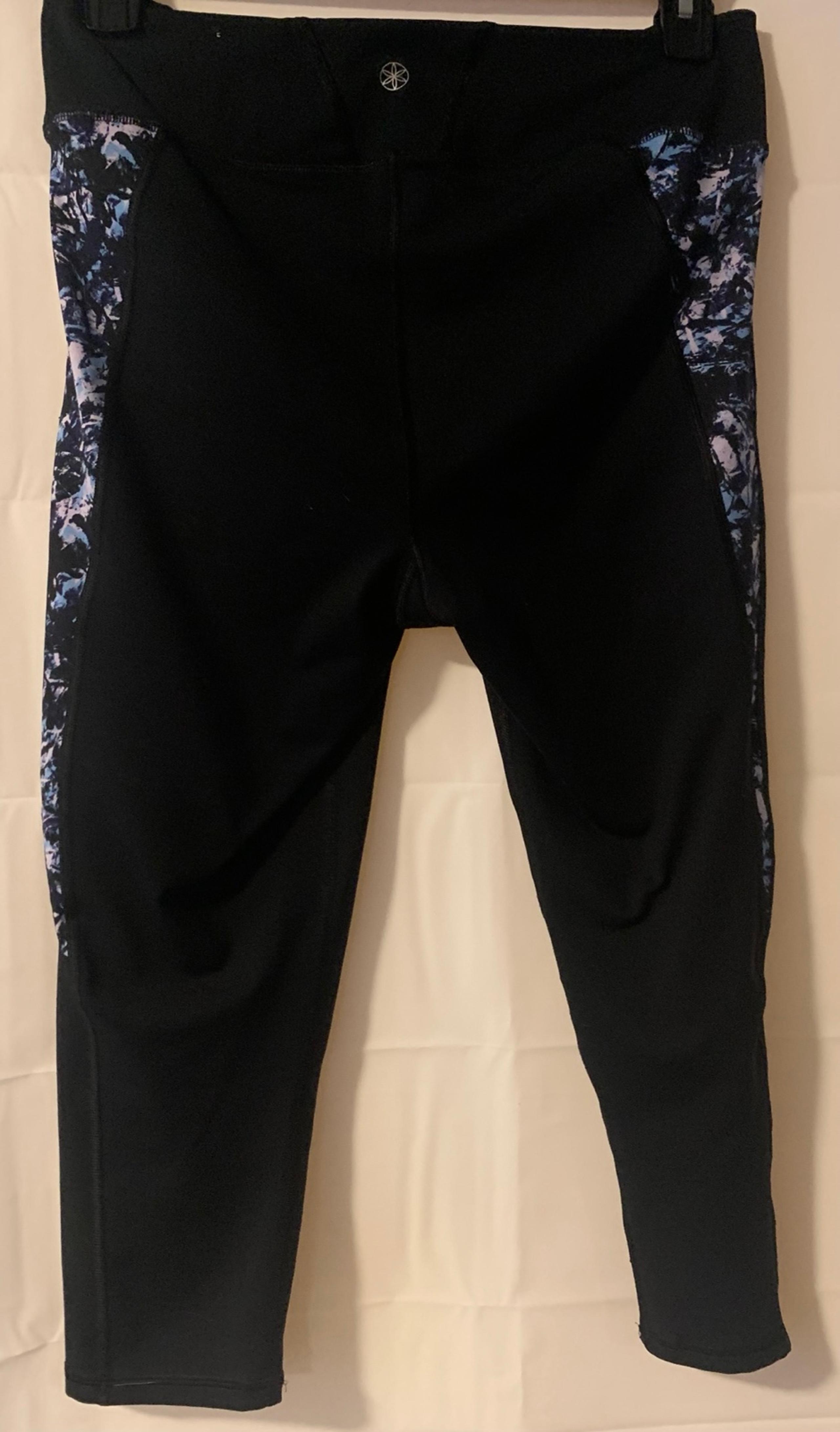 Gaiam Women’s XL Black Leggings Yoga Bike Pull On Cropped Pants Blue White Leg