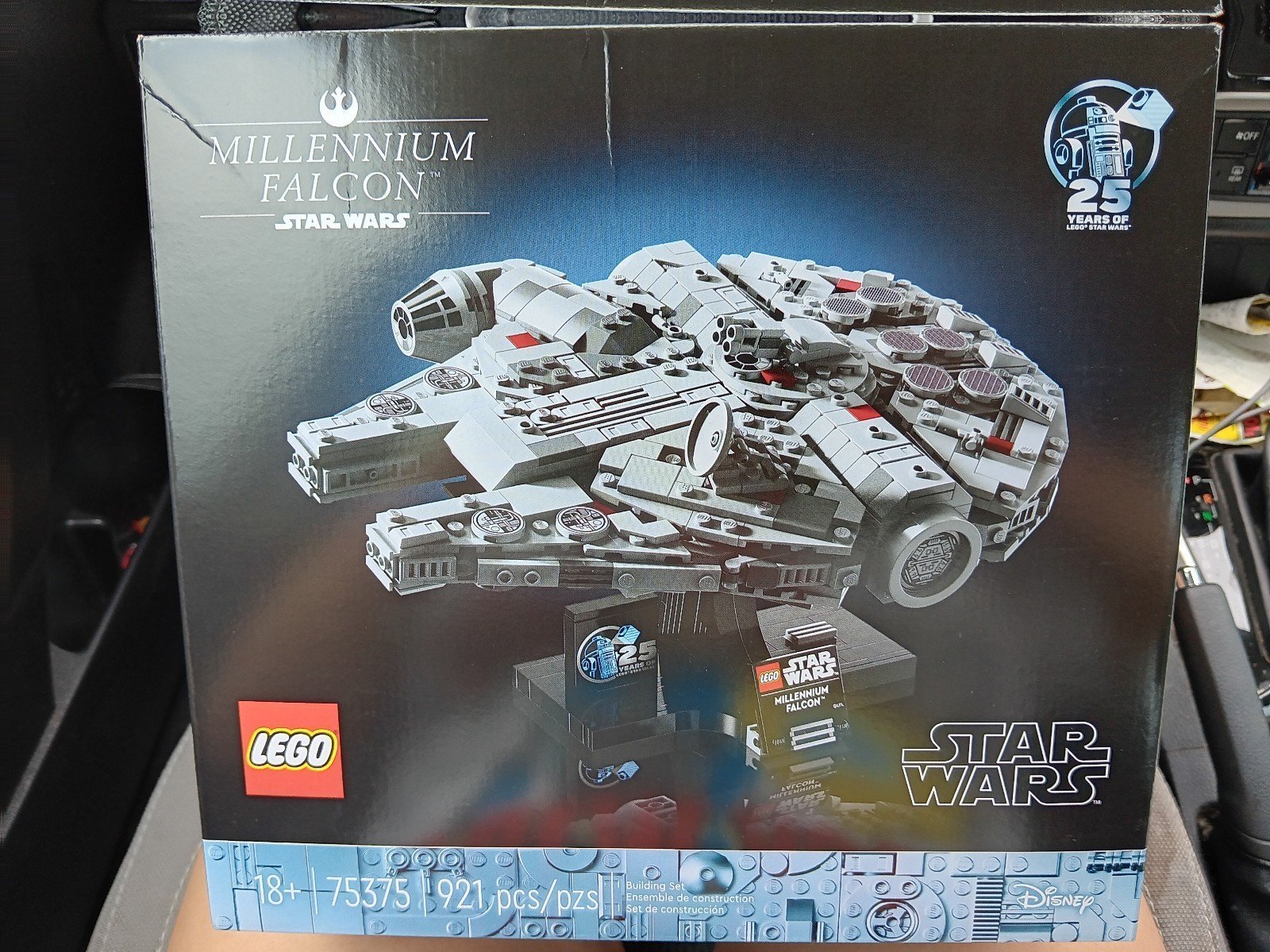 LEGO Star Wars Millennium Falcon 25th anniversary