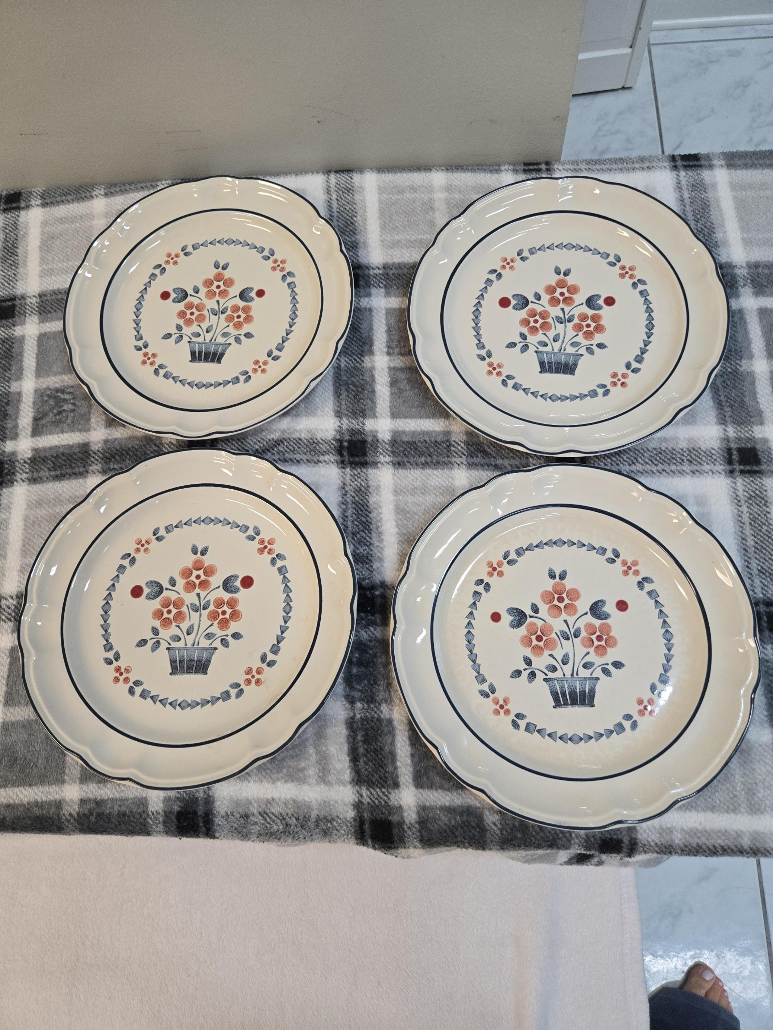 Set of 4 Stoneware by hearthside Cumberland brambleberry dinner plates
