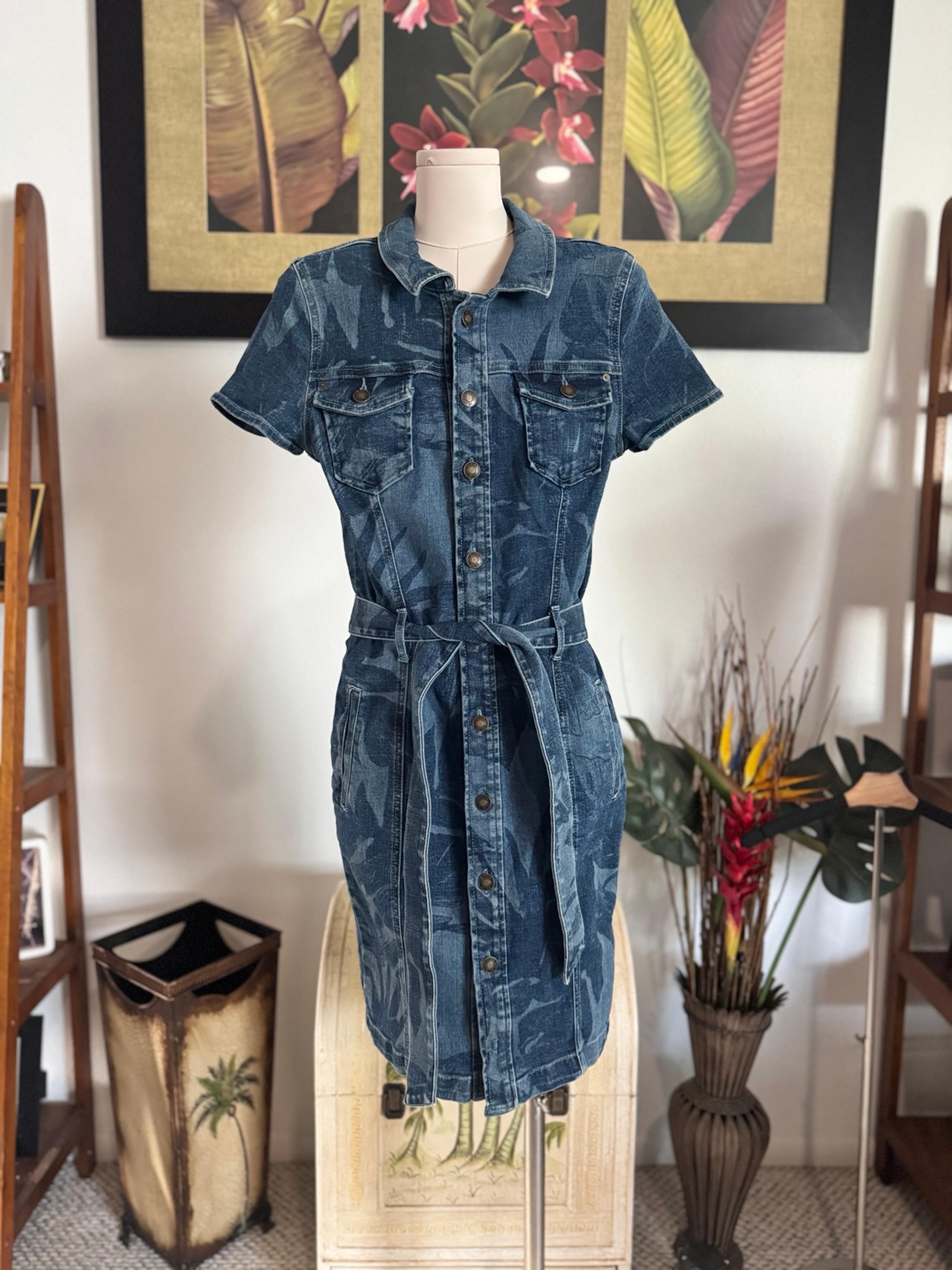 GUESS NWT Women's Stella Tropical Print Denim Mini Dress Blue Medium $138