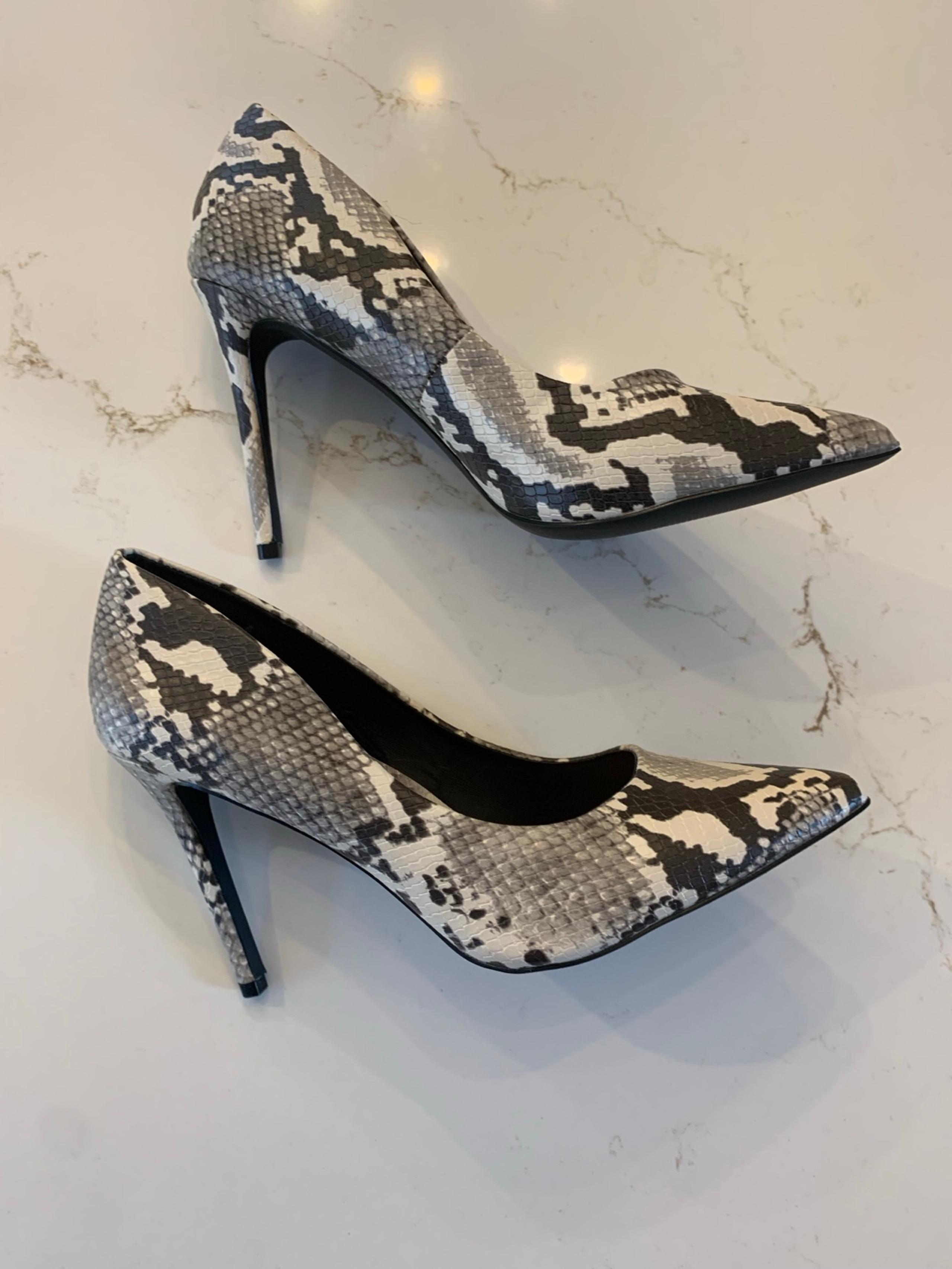 Madden Girl 4” Heels  Snake Print Pumps Black/White Size 10 NEW (Minor Flaw)
