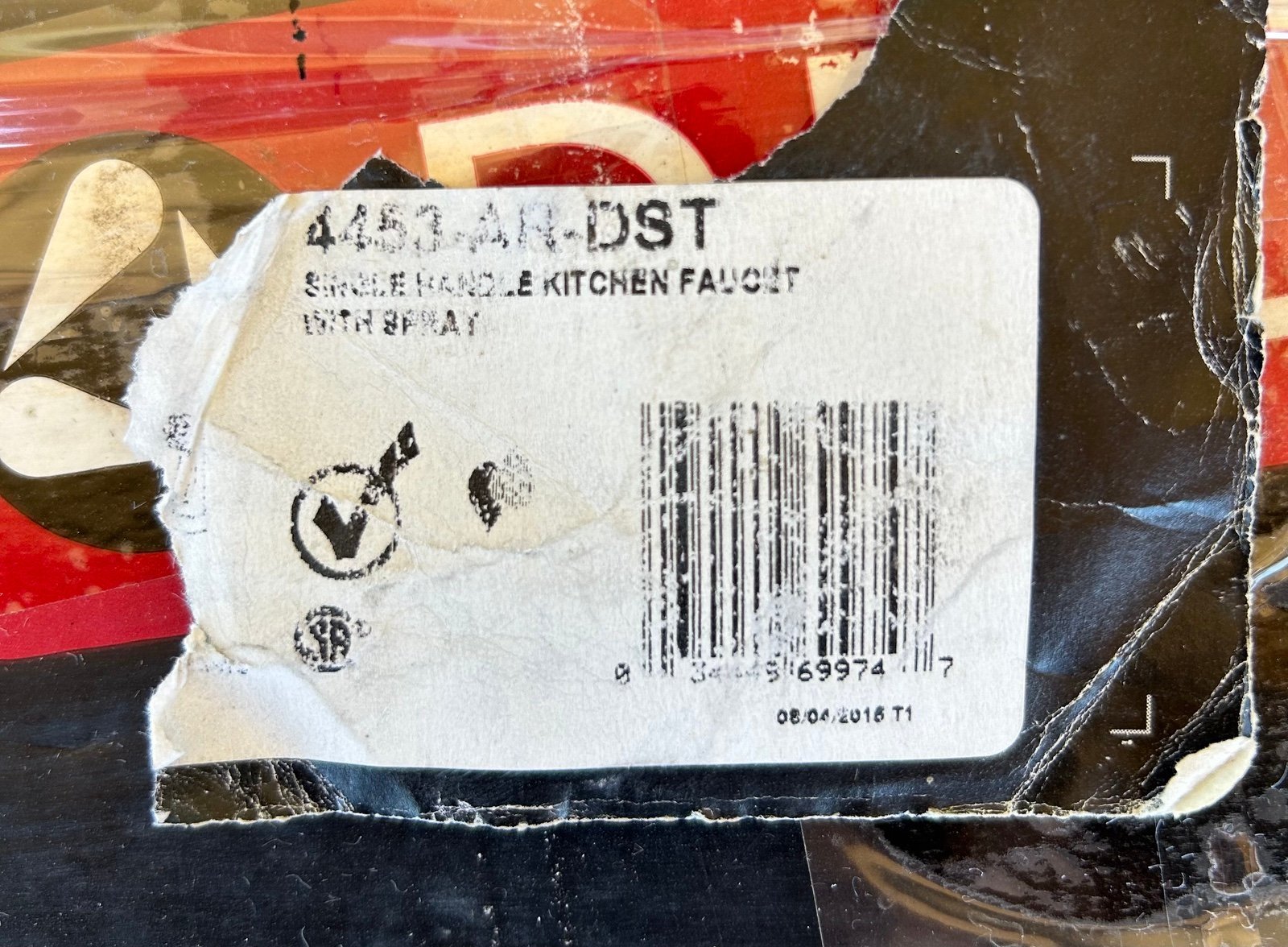 Delta Linden Kitchen Faucet 1-Handle w/ Spray Chrome-Open Box