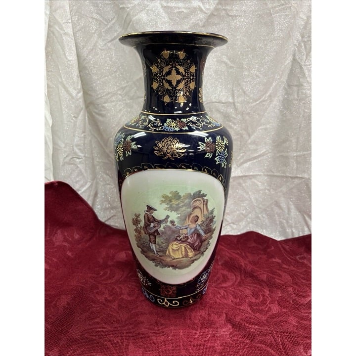 VINTAGE LIMOGES FRANCE 14 COURTING COUPLE PORCELAIN VASE COBALT (1027-1028)