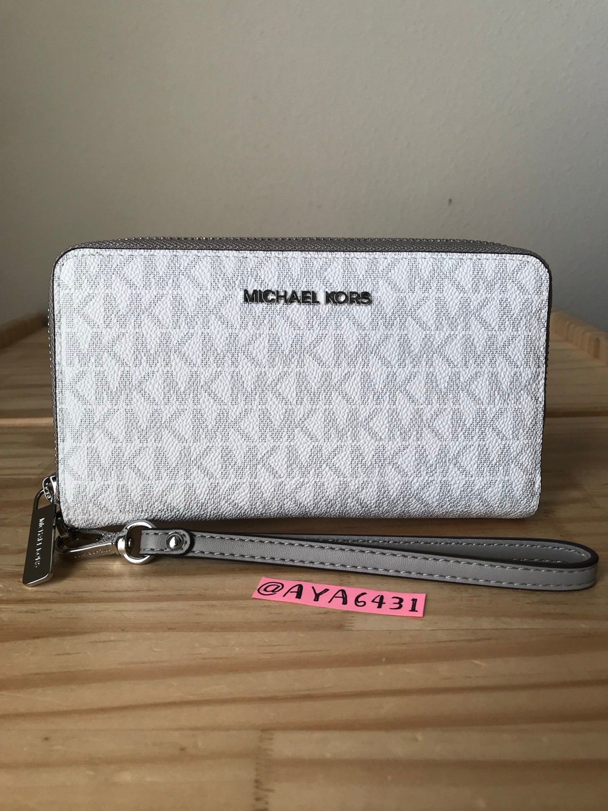 Michael Kors Jet set travel large flat phone case wallet