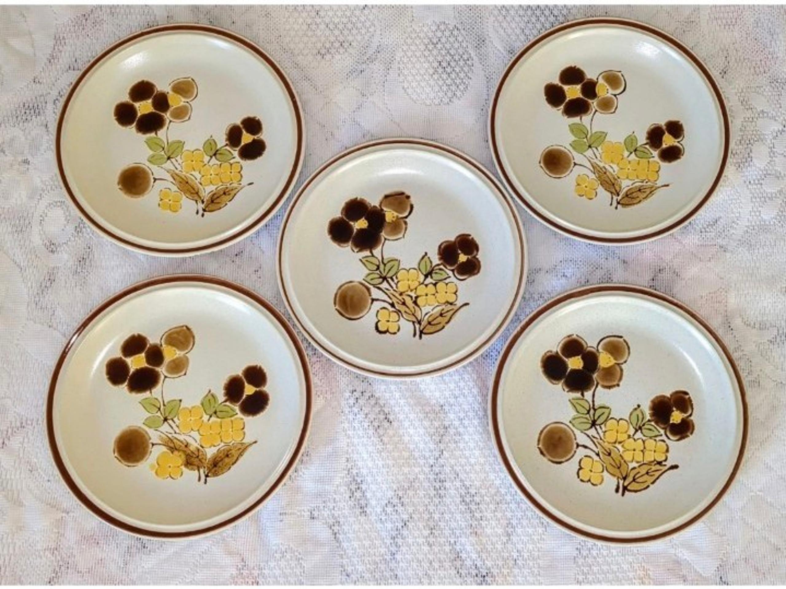 Vintage Retro Floral Hearthside Stoneware Plates (5) Oven Proof Hand Painted