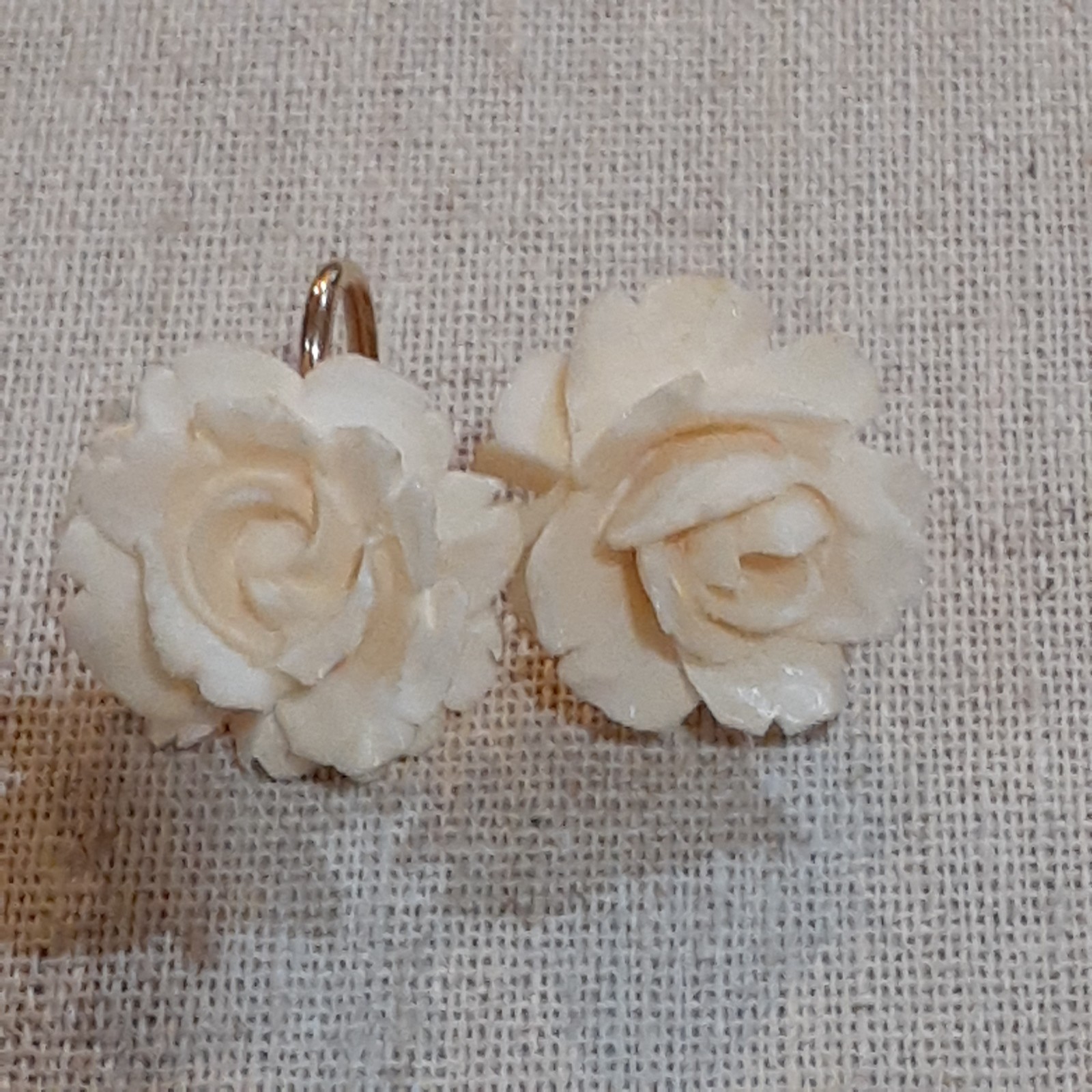Vintage Van Dell 14K Gold Fill Carved Screwback Earrings