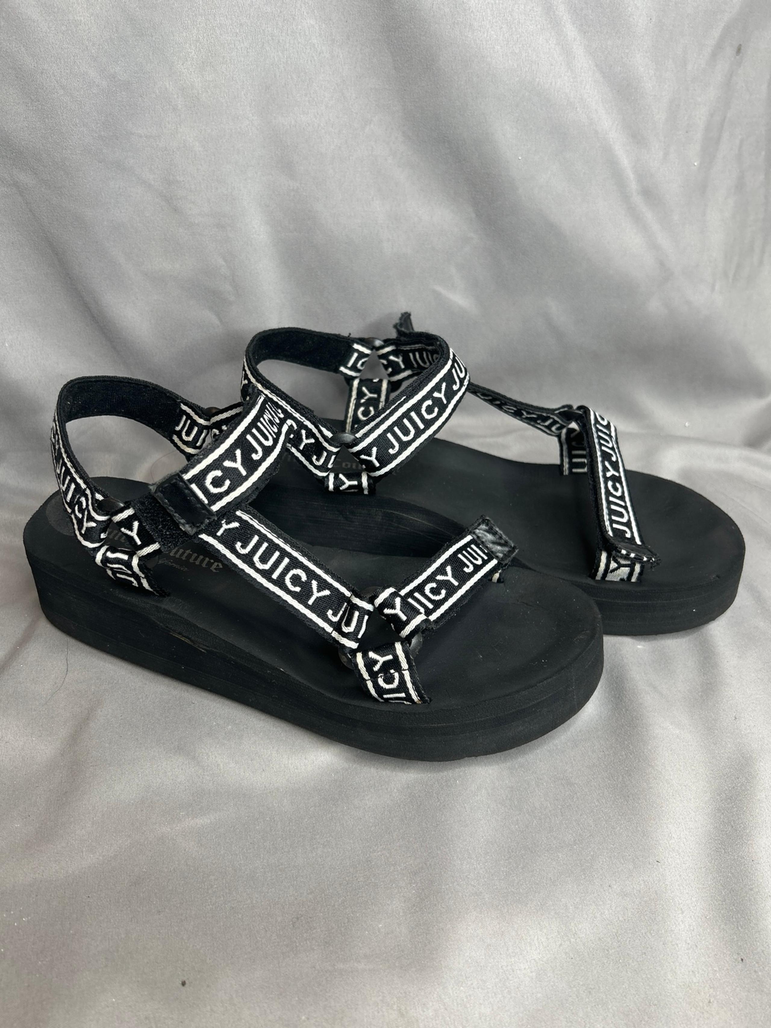 Juicy Couture Wedge Sandals Size 8 Women’s