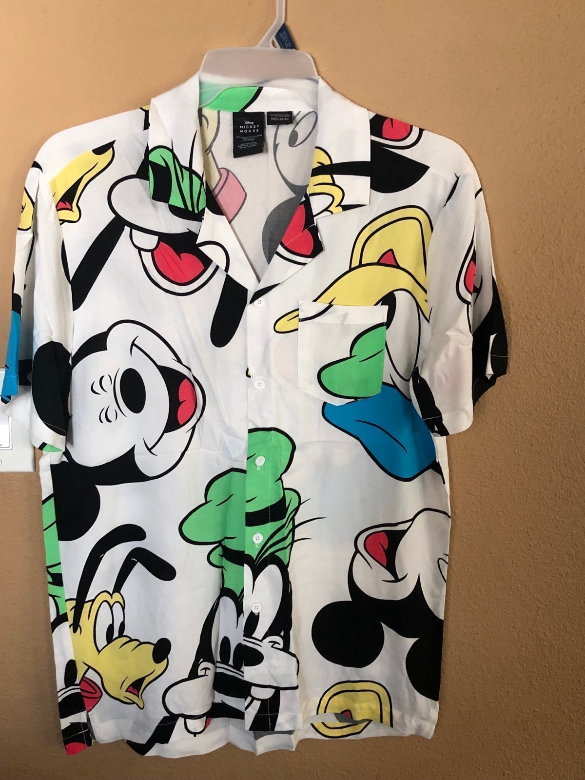 Disney Mickey Mouse and Friends Mens Lg Button-Up Shirt 100% Rayon