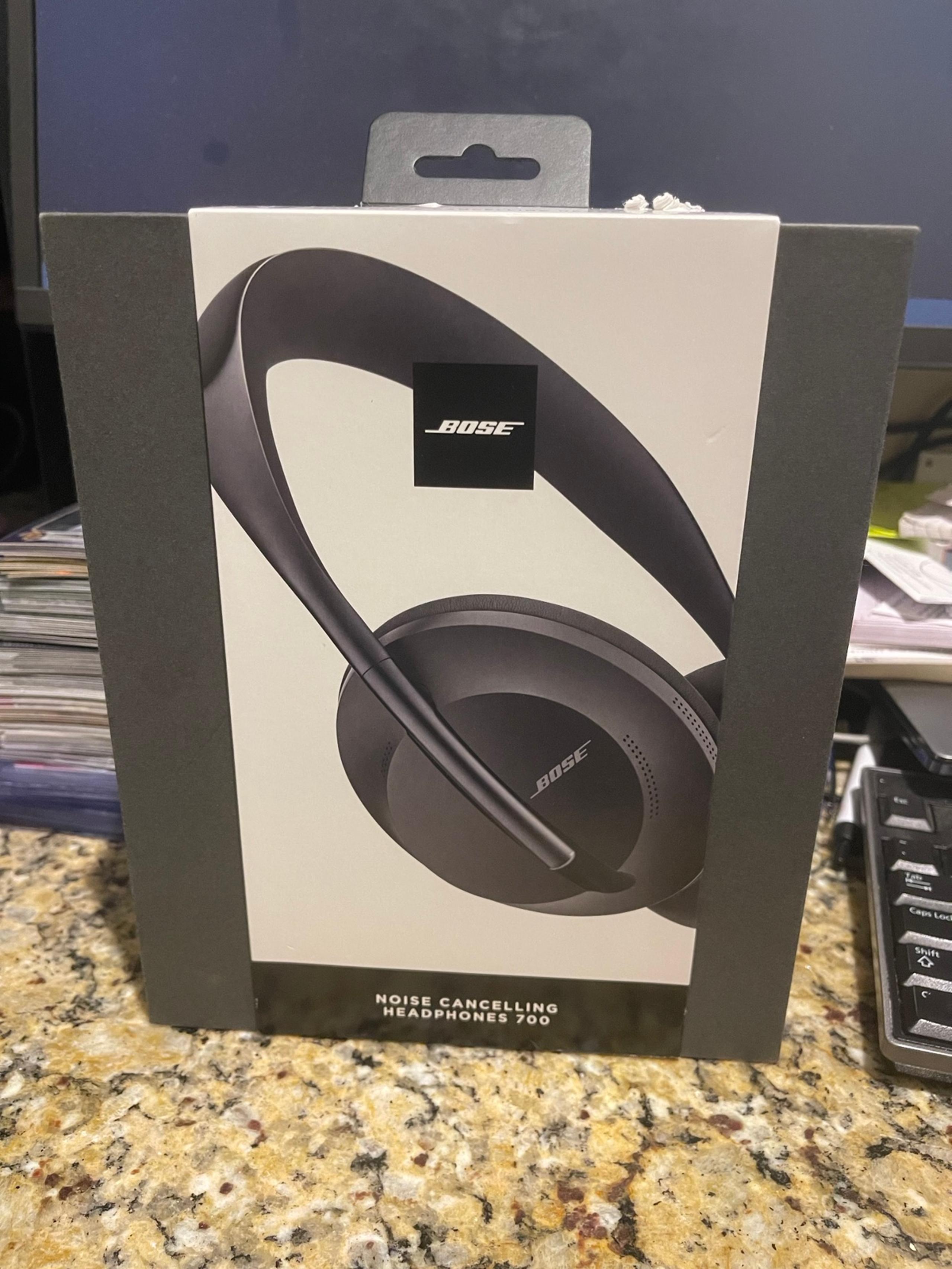 Bose Noise Cancelling Over-Ear Headphones 700