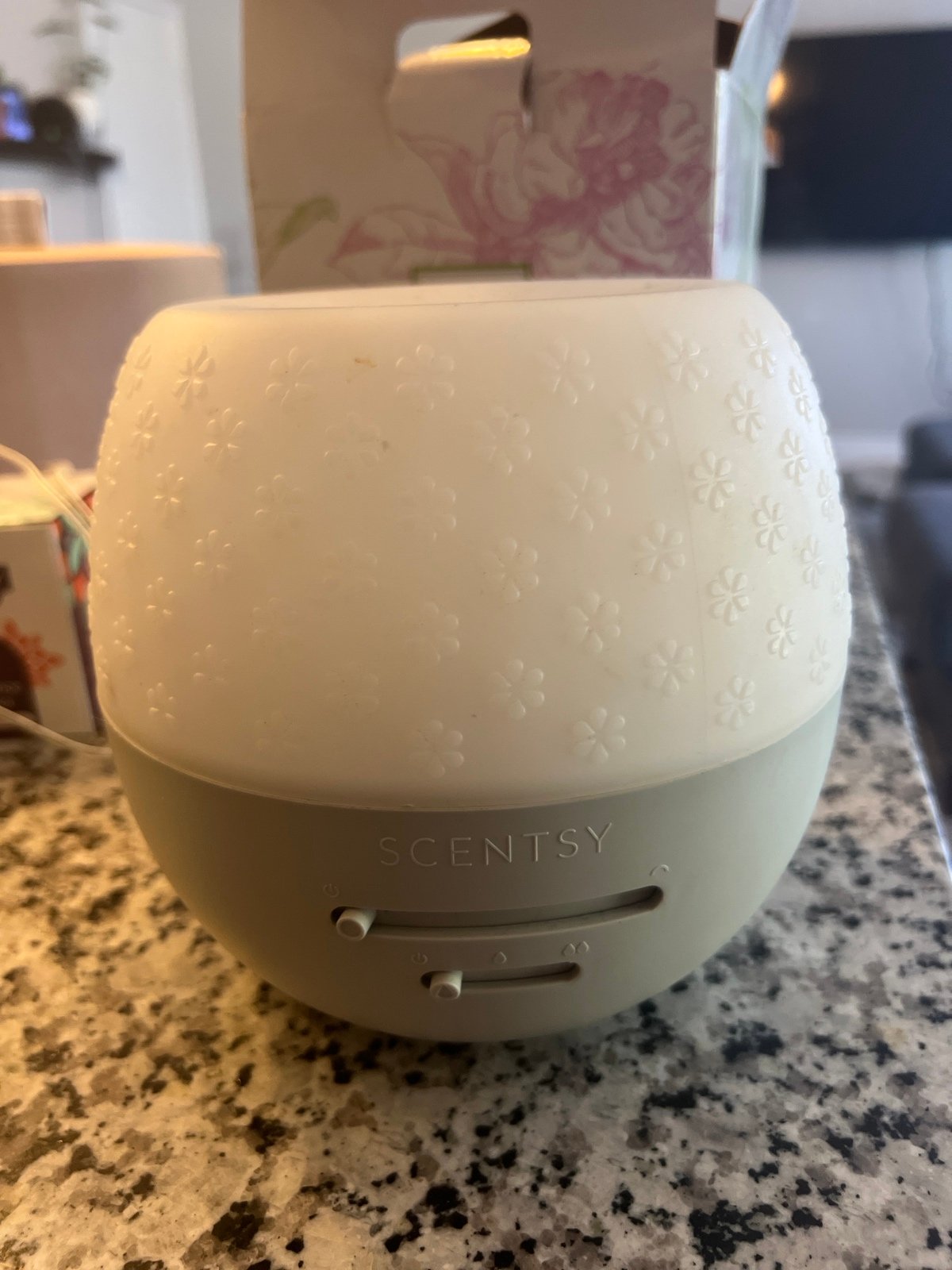Scentsy Diffuser Fleur Grey