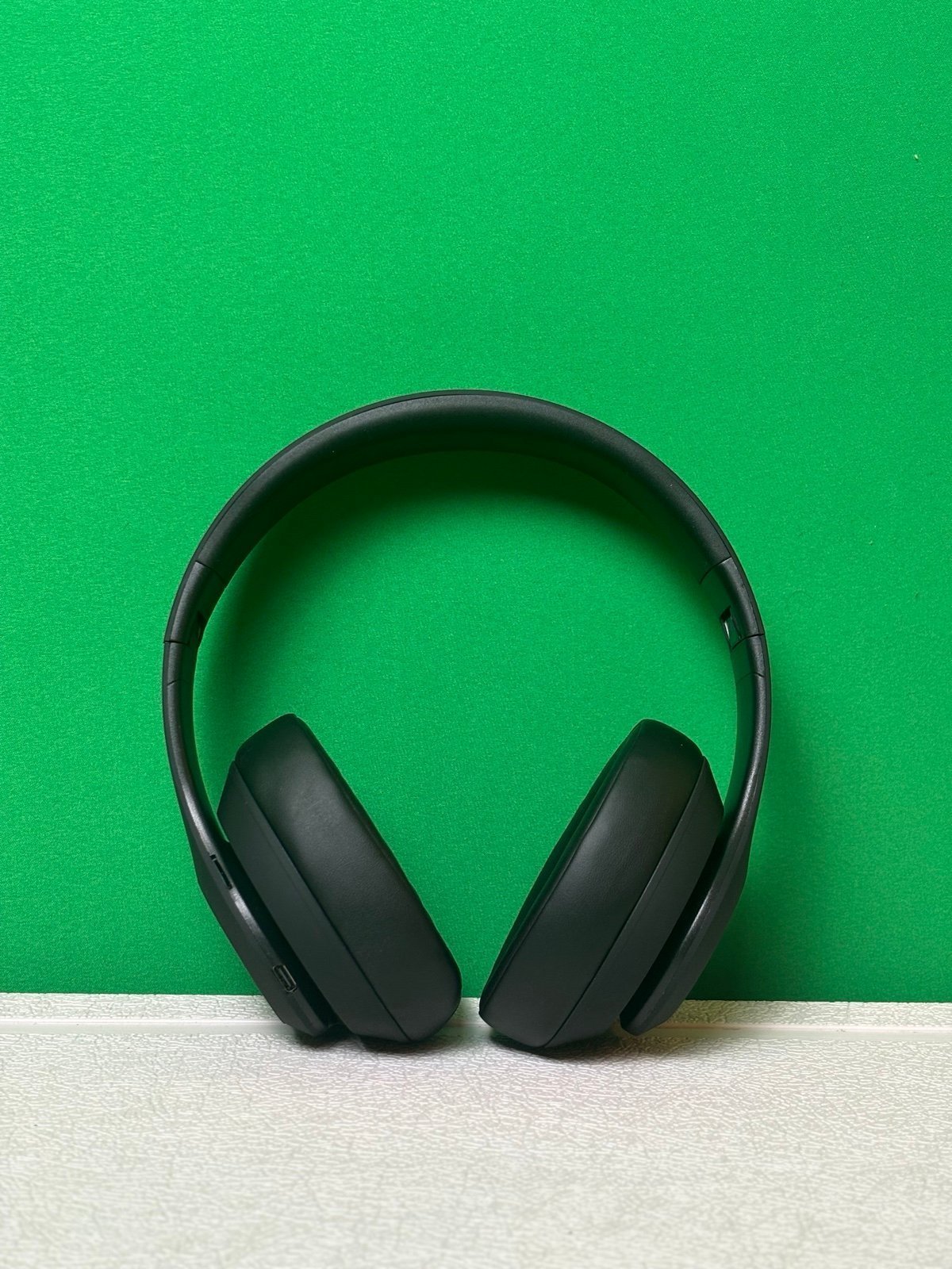 beats studio pro bluetooth wireless headphones