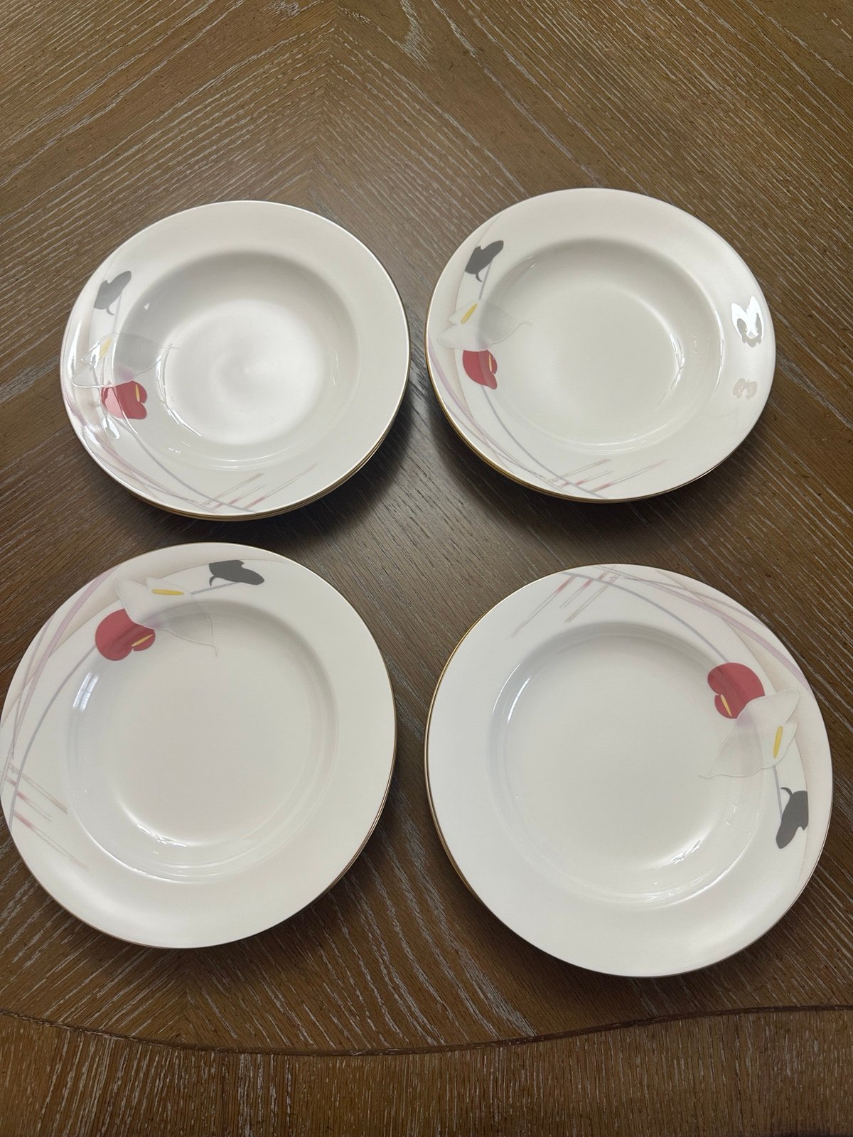 8 Mikasa Fine Bone China CR006 Anthurium Rim Soup Bowls 8-5/8” W/Gold Rim EUC