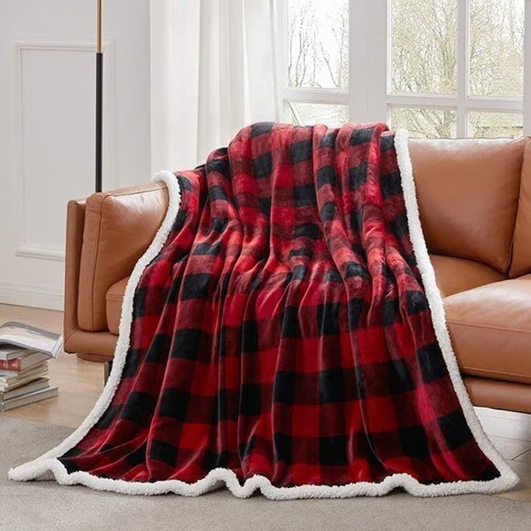 NEW Red and Black Buffalo Plaid Christmas Throw Blanket, Fuzzy Fluffy 60" X 70"