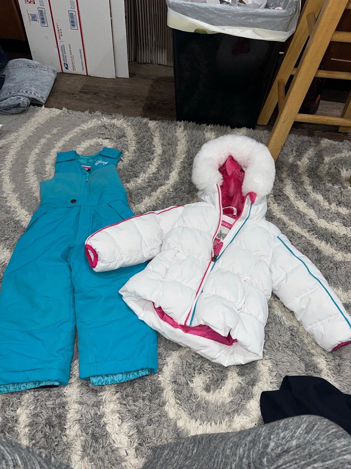 Snozu girls winter set sz 2T