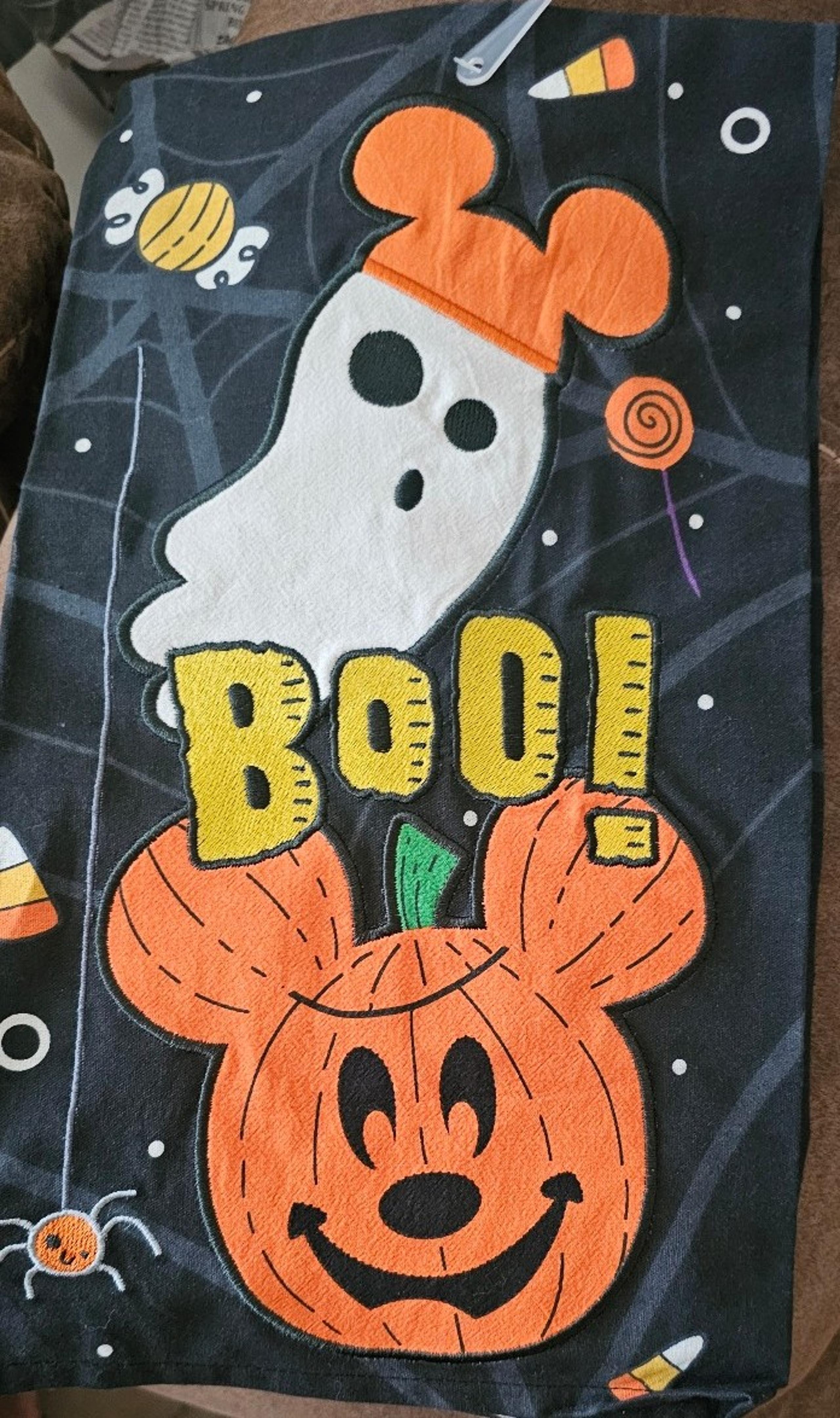 Nwt Disney Mickey Mouse halloween kitchen towel