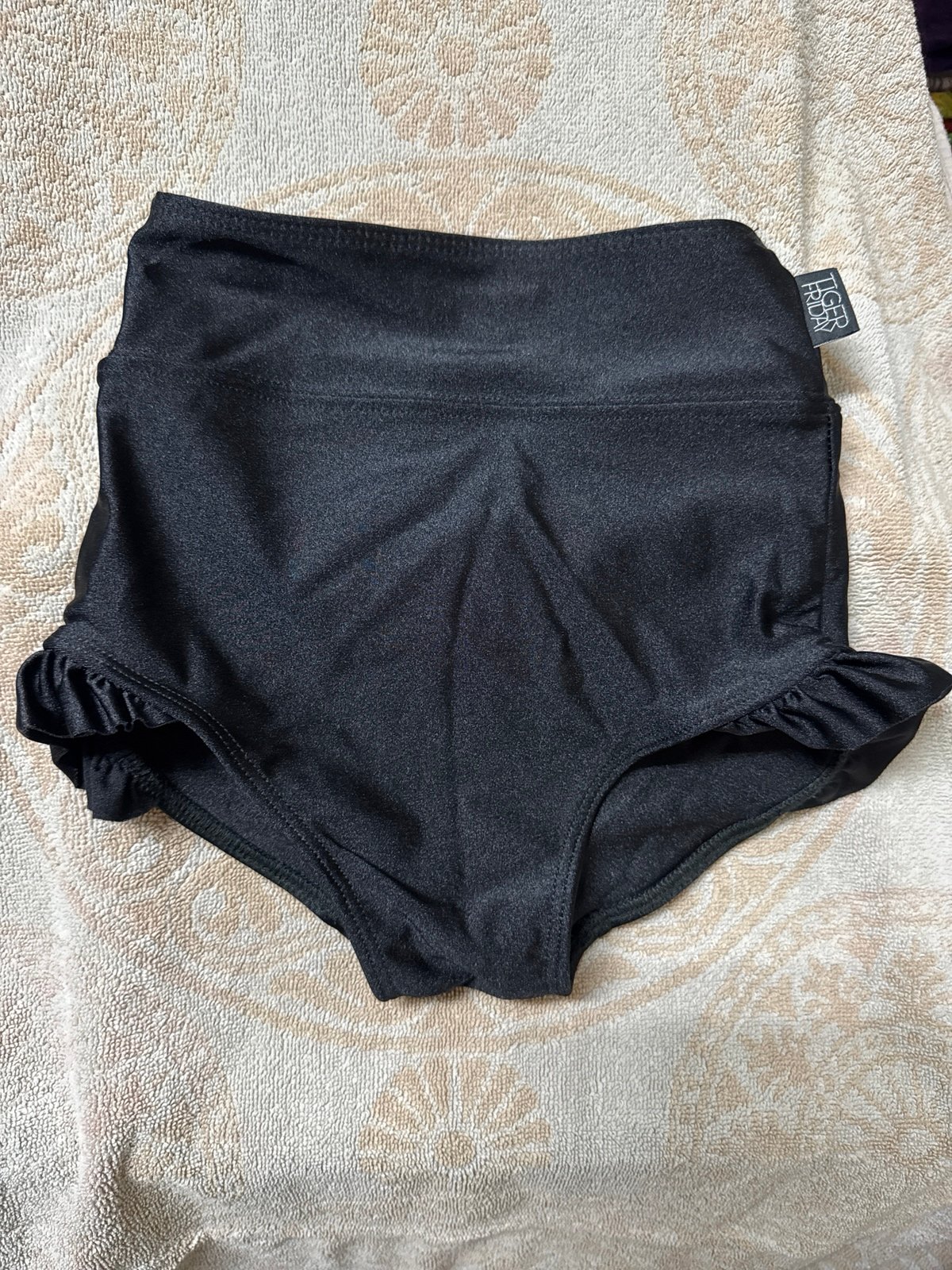 Girls tiger Friday briefs