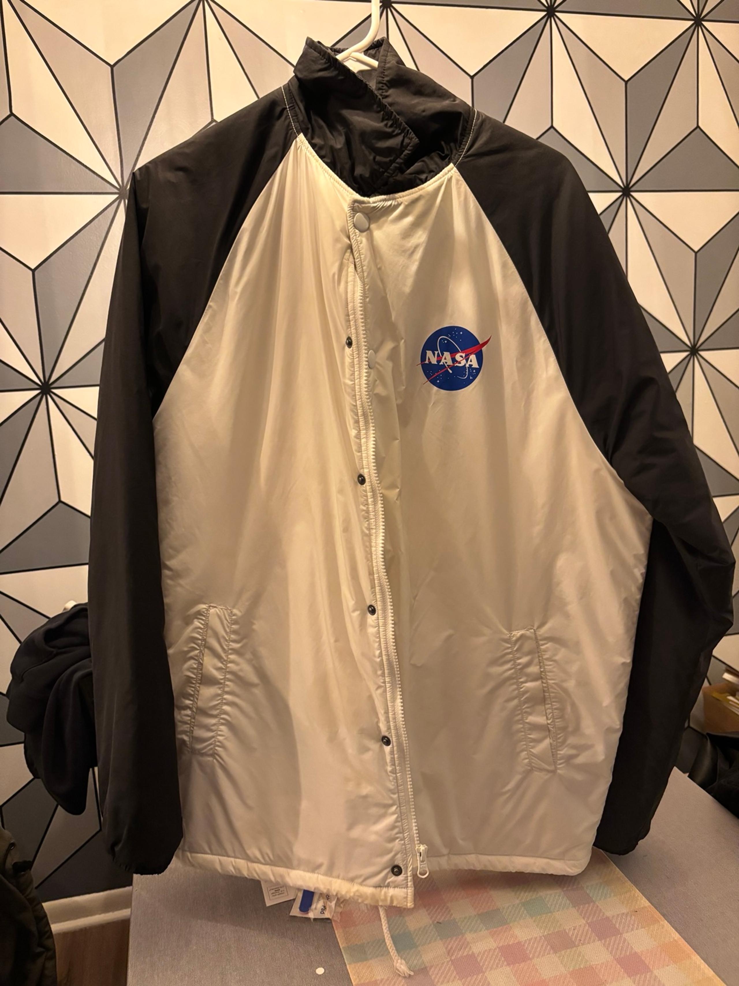 Vans NASA padded windbreaker jacket Men’s Large
