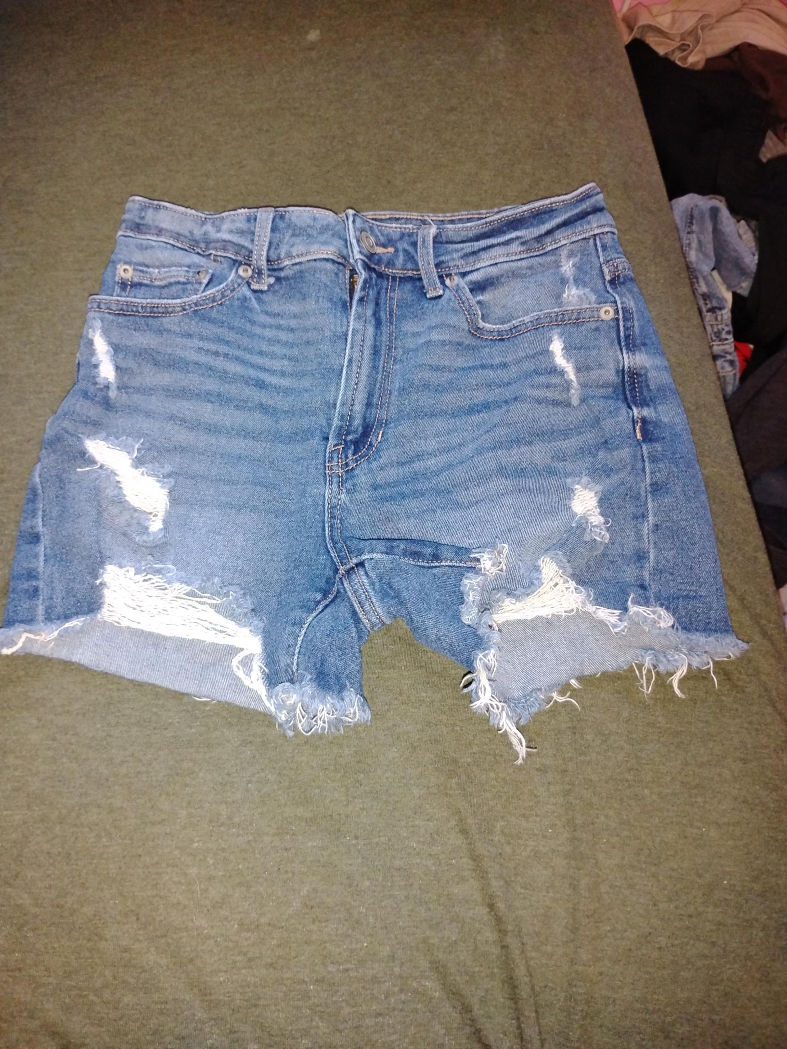 Shorts woman's