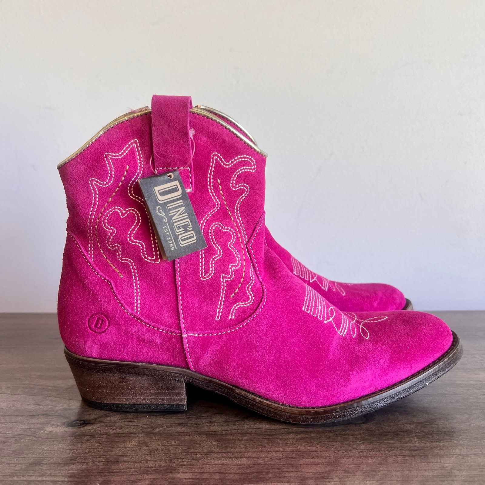 DINGO 6 Daisy Mae Women's Western Fuchsia Short Boot Size 9.5 #242997