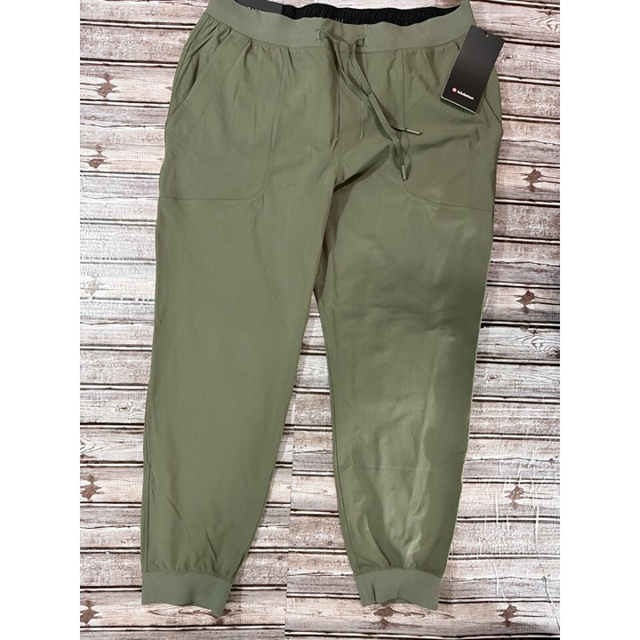 Lululemon ABC regular Jogger Size: XL color Army Green NWT 128