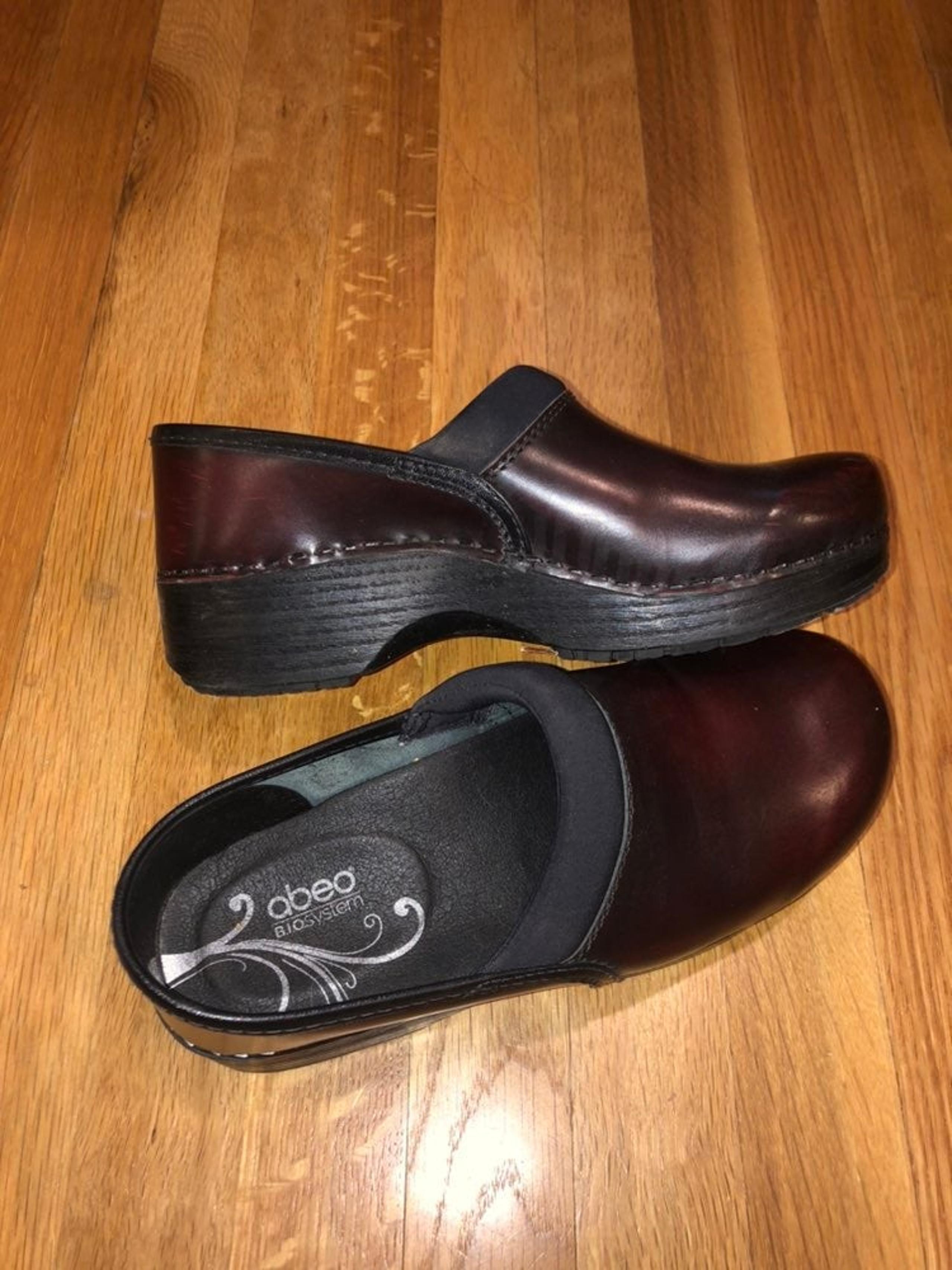 ABEO B.I.O.system Clogs (Burgundy and Bl