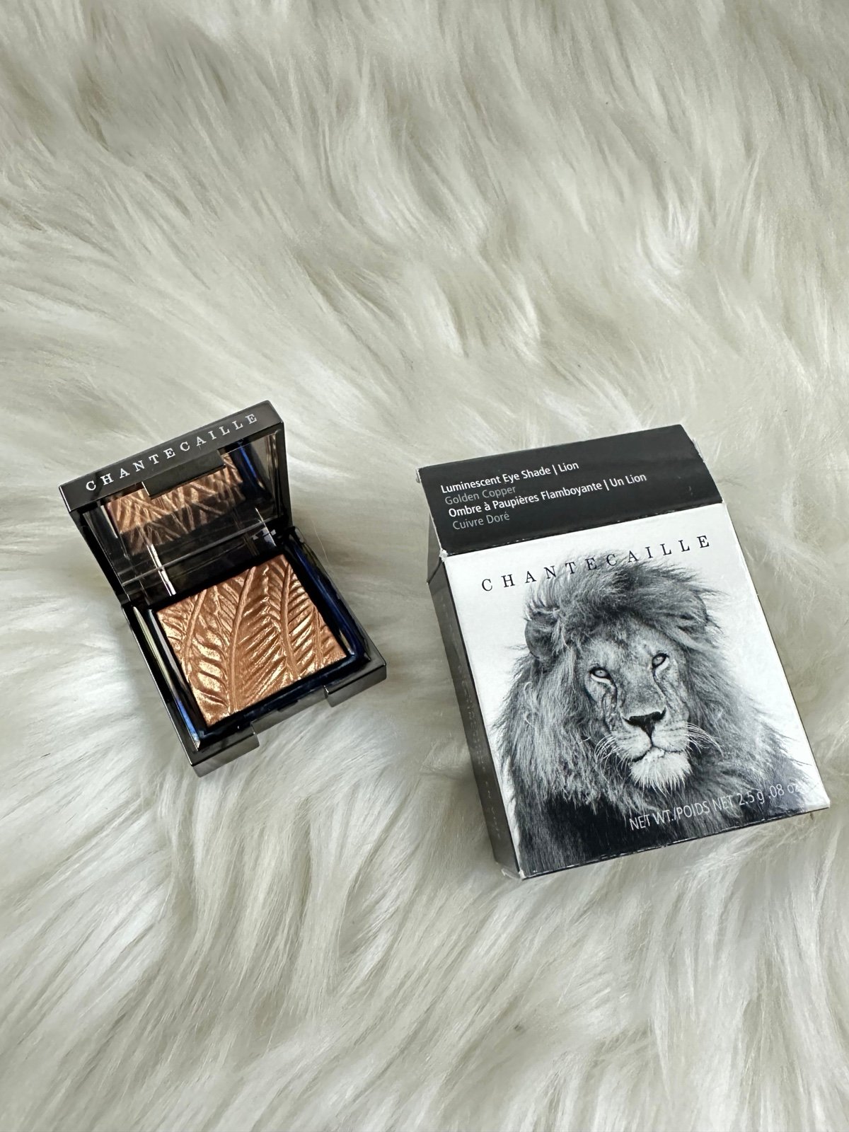 Chantecaille luminescent eye shade in Lion/ golden copper new in box KK12