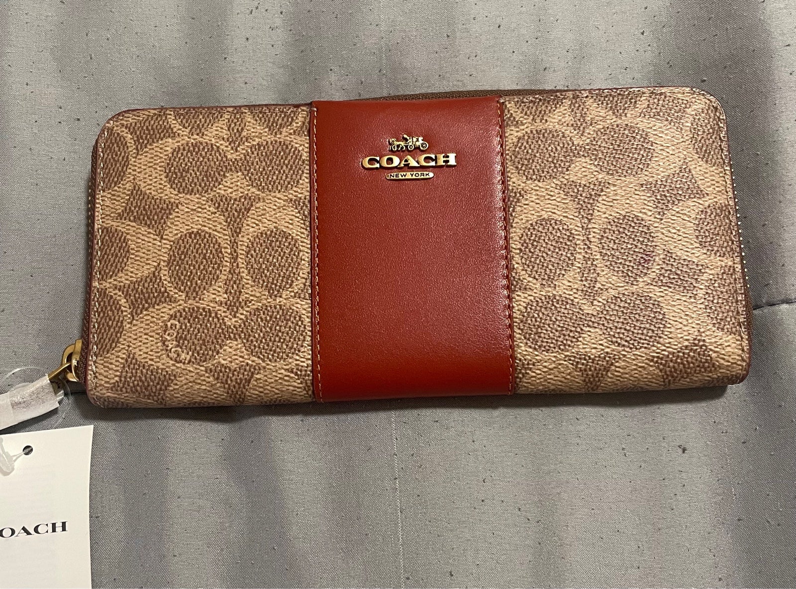 Signature slim accordion Zip