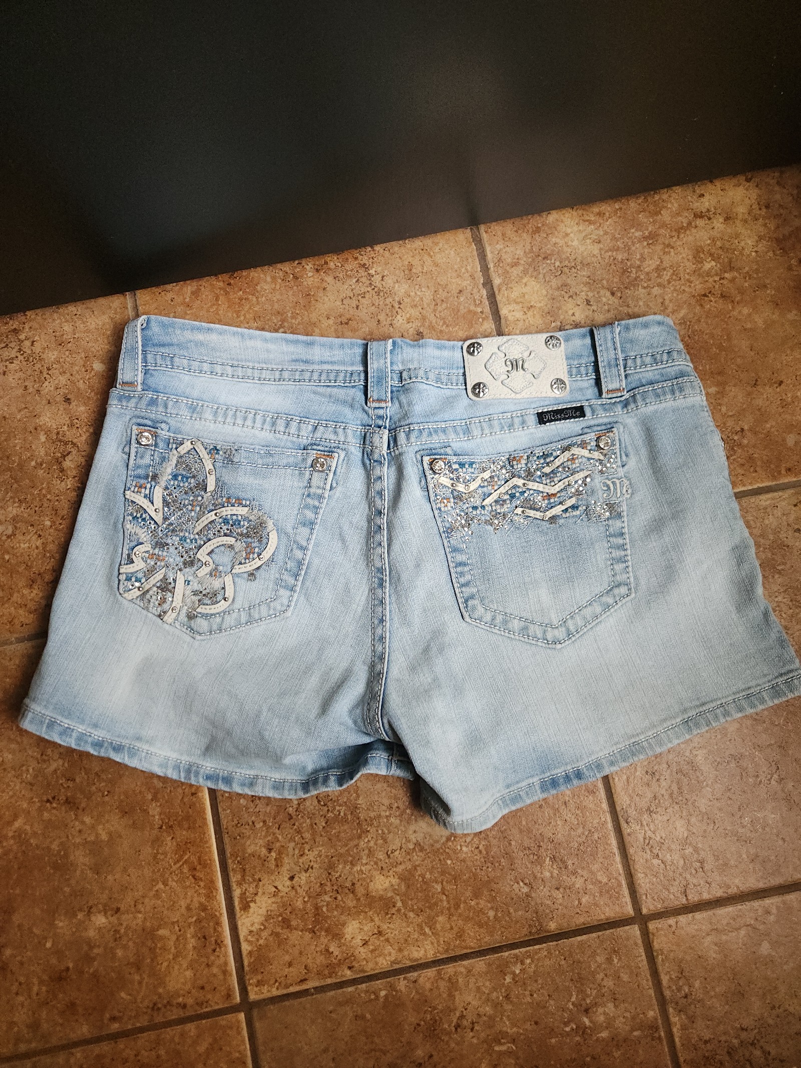 Miss Me Womens shorts Size 34 Mid-Rise Easy Shorts