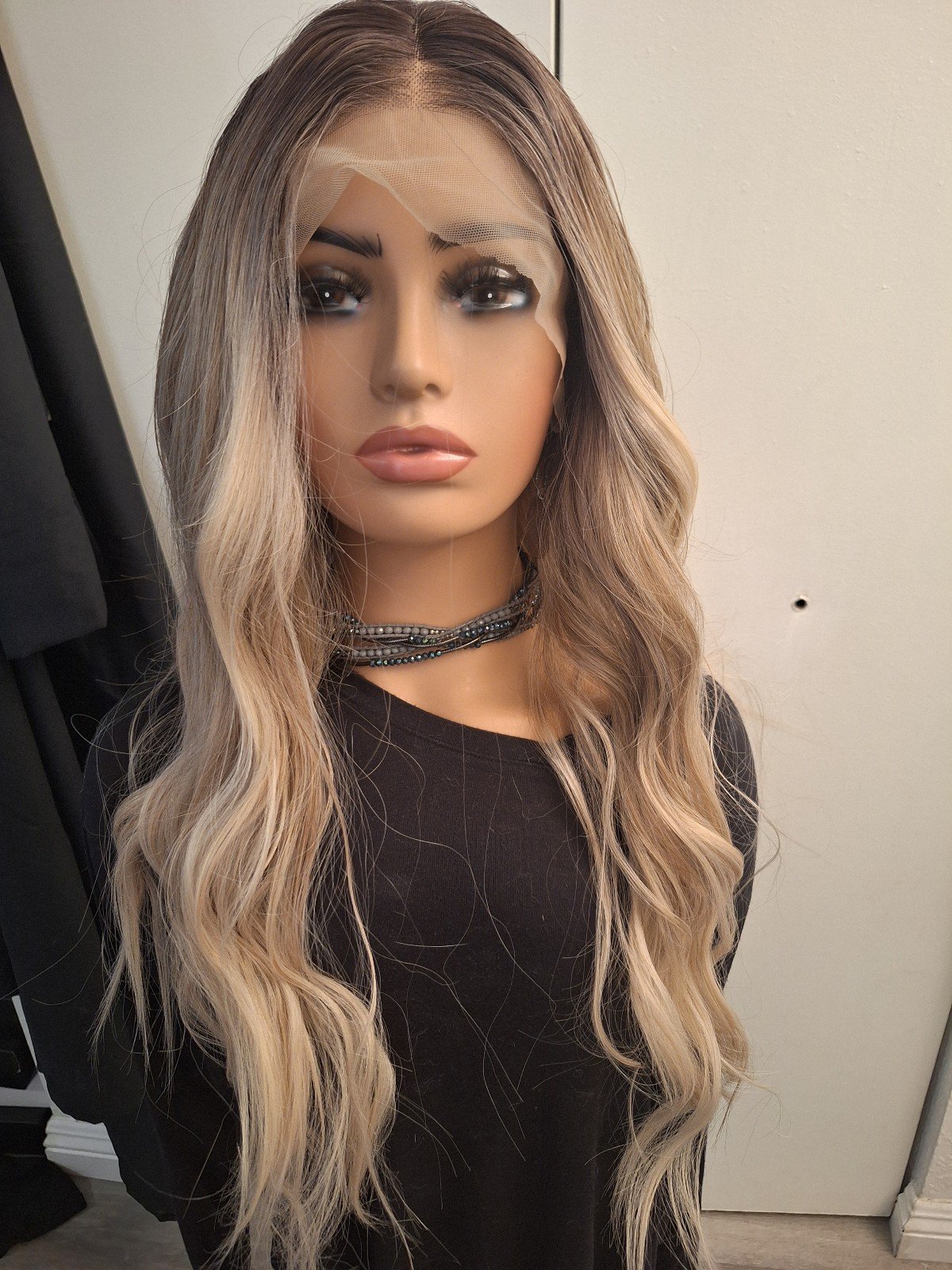 Gorgeous HEAT FRIENDLY LACE FRONT WIG NEW WITH TAGS, SAME MANUFACTURER AS CSC.
