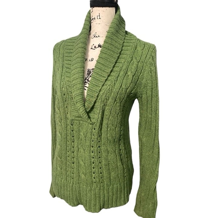 Old Navy Sweater Preppy Cable Knit Academia Green Warm Wool Deep V-neck Collar L