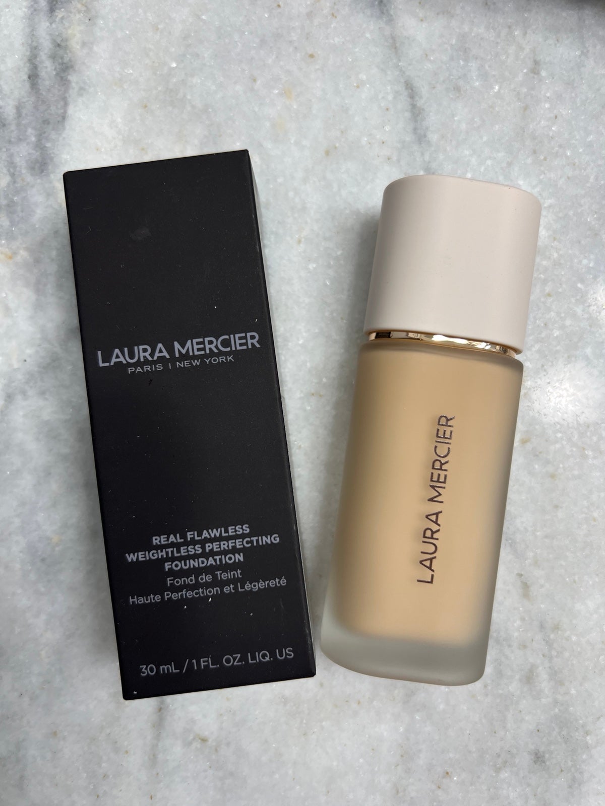 NEW Laura Mercier Real Flawless Weightless Perfecting Foundation in 2N1 Cashew