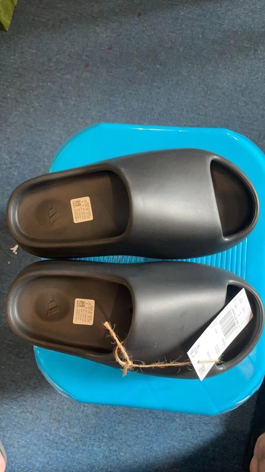 Black women's slippers yeezyslide