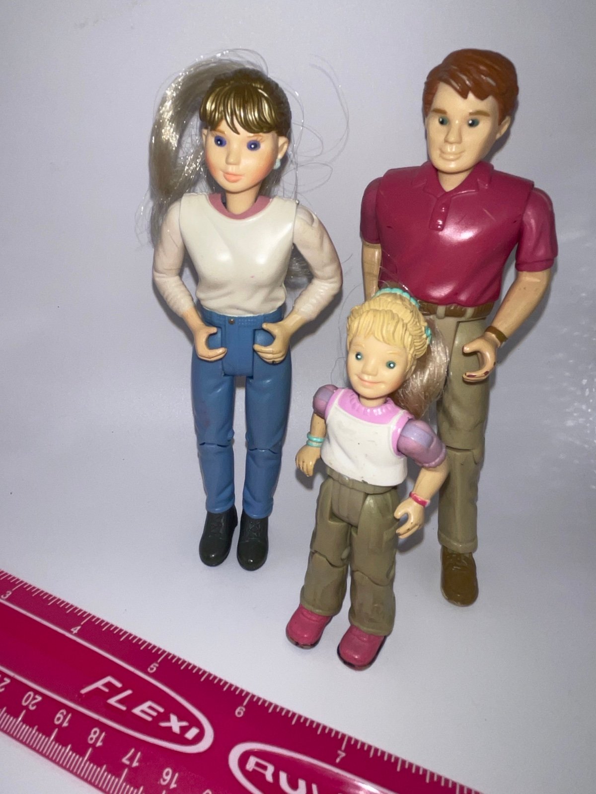 Townhouse dollhouse fisher price mom dad girl fisher price lot people
