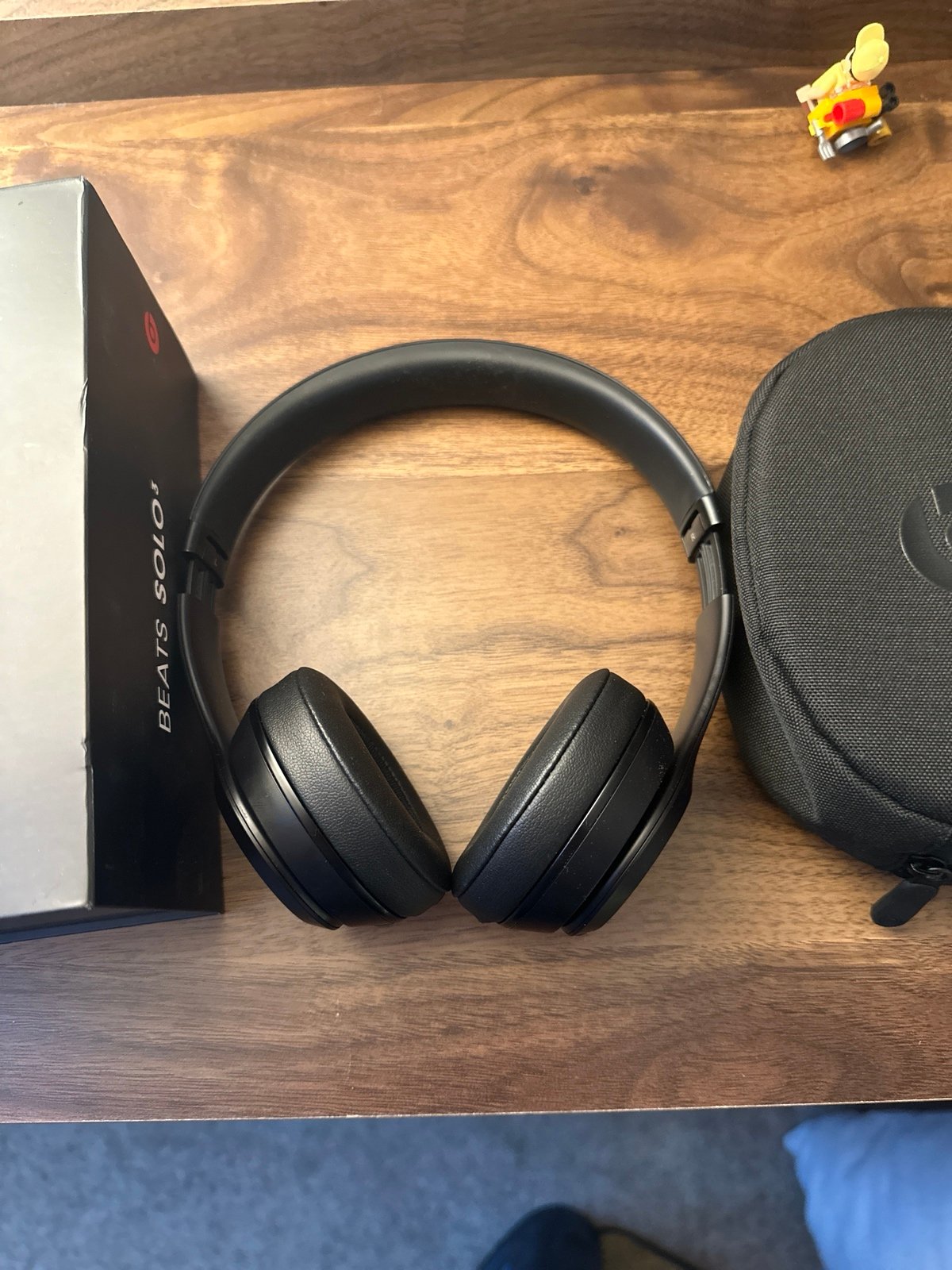 Beats by Dr. Dre Solo3 Wireless Headphones in Black