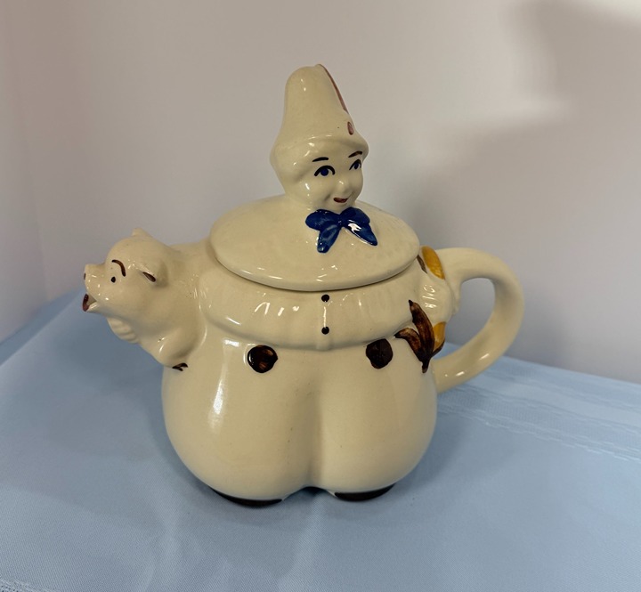Vintage Shawnee Pottery Tom The Pipers Son Tea Pot