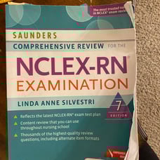 Nclex rn Saunders book