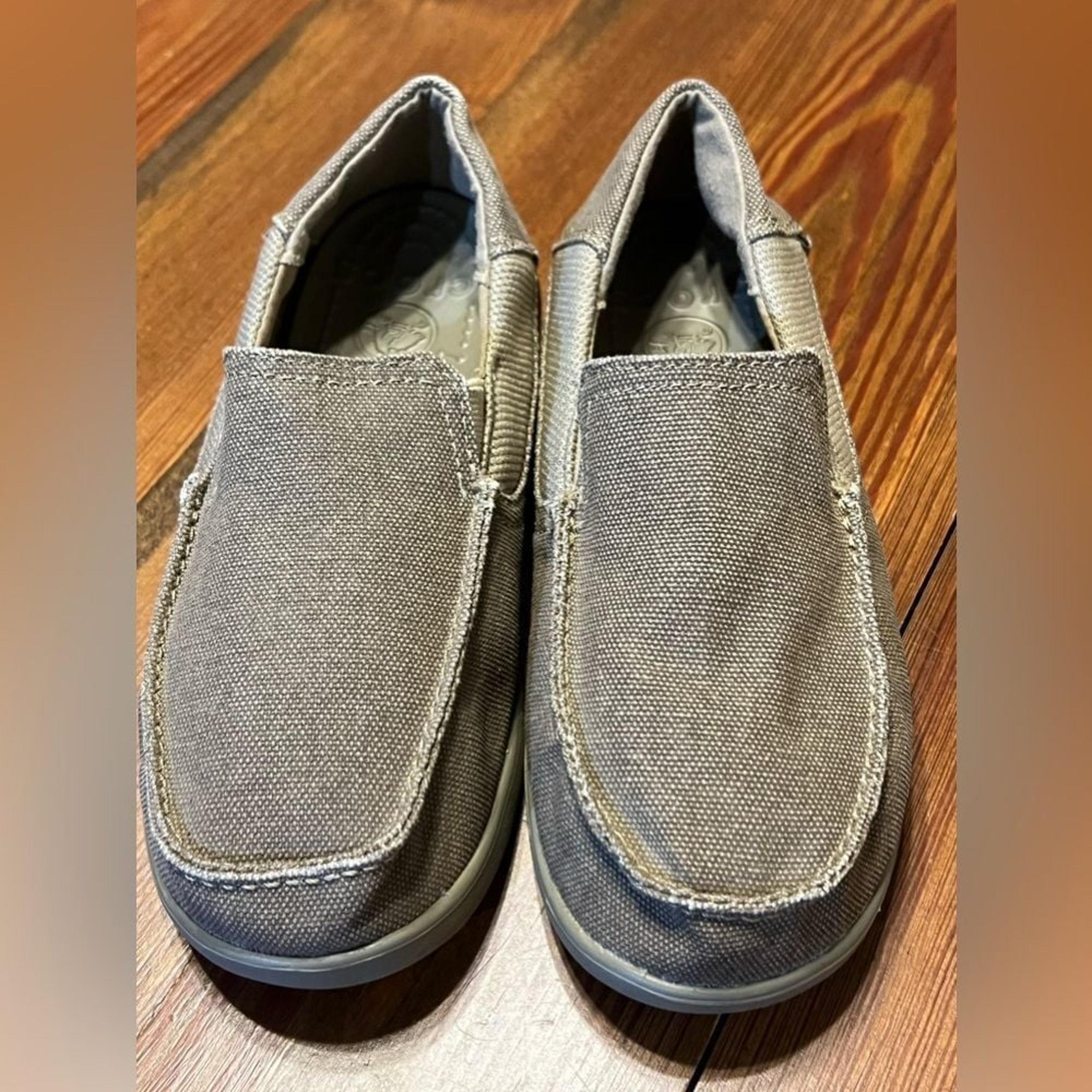 Crocs Santa Cruz Boys Size J2 Slip On Loafers