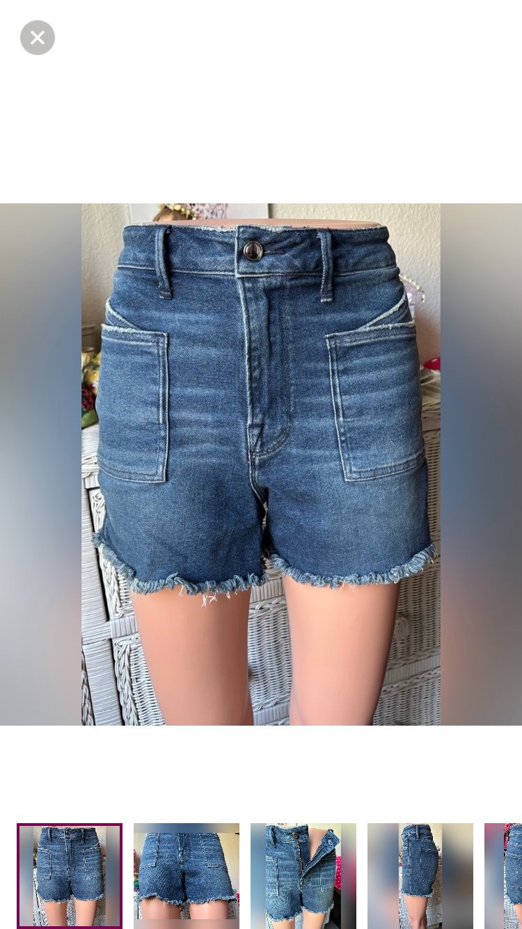 Good American High waisted denim shorts in dark blue wash Size 28