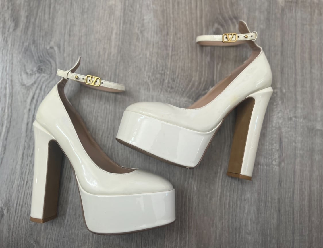 Valentino Tan Go Patent Leather Platform , woman’s size 7.5