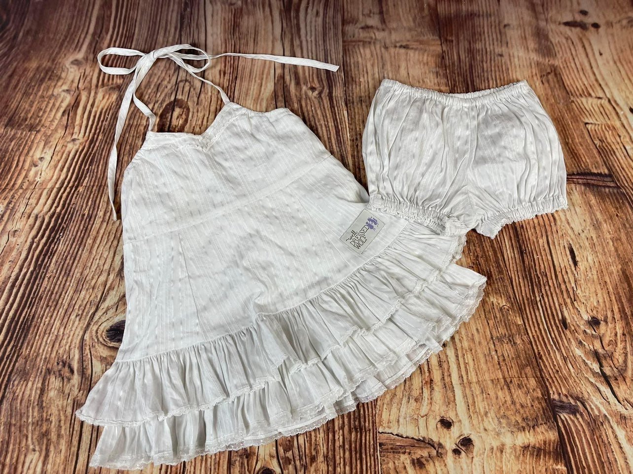 Well Dressed Wolf White Dainty Set