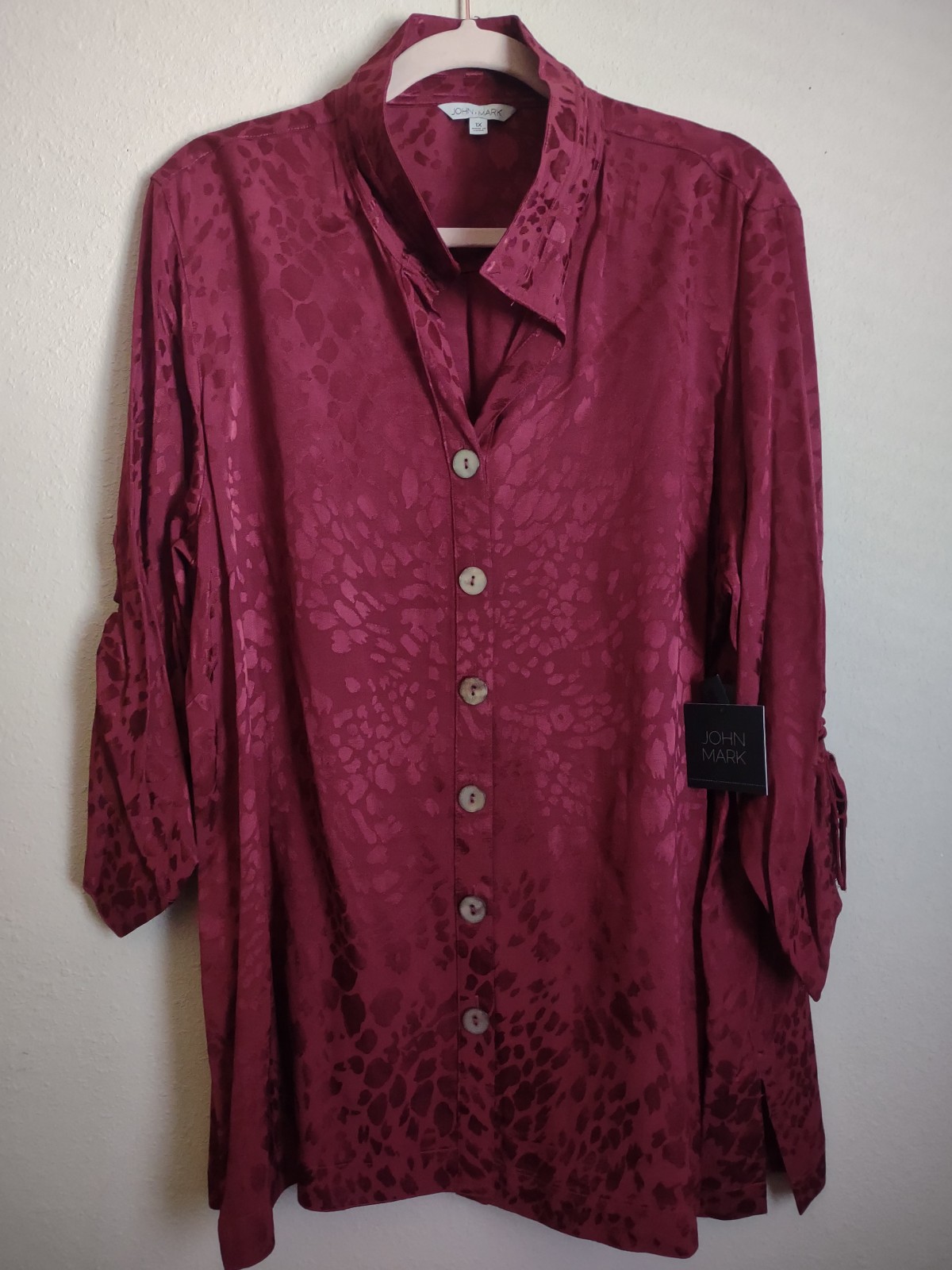 JOHN MARK Satin animal print blouse