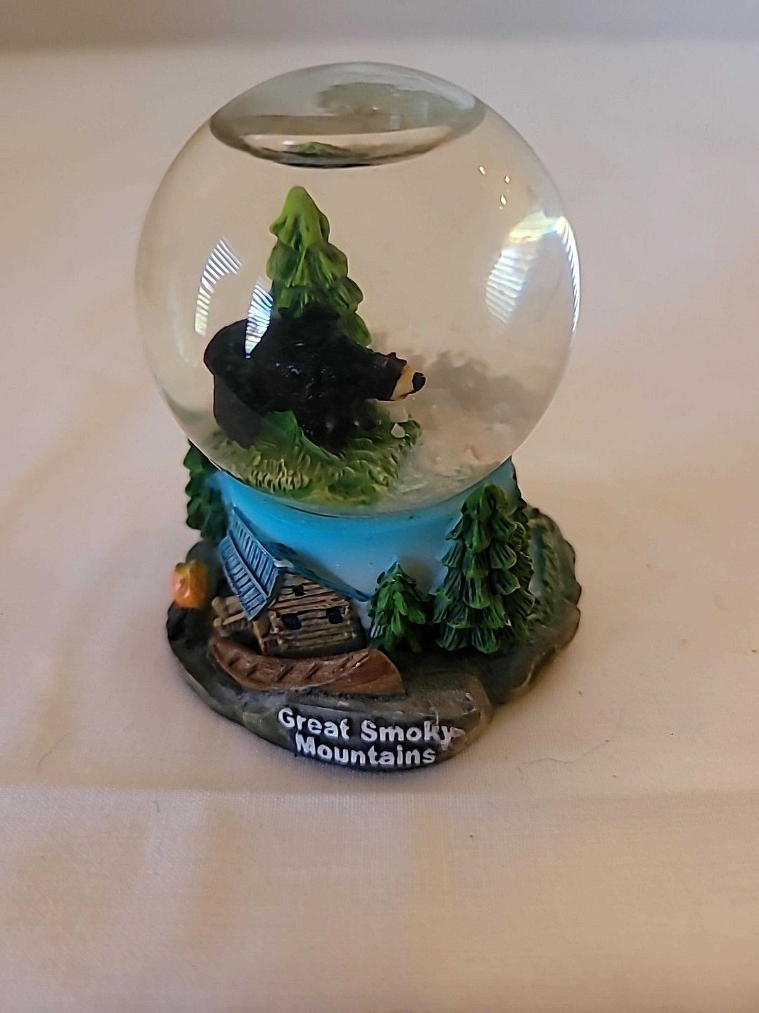 Great Smoky Mountain "Black Bear" Souvenir Snow Globe 2.5"