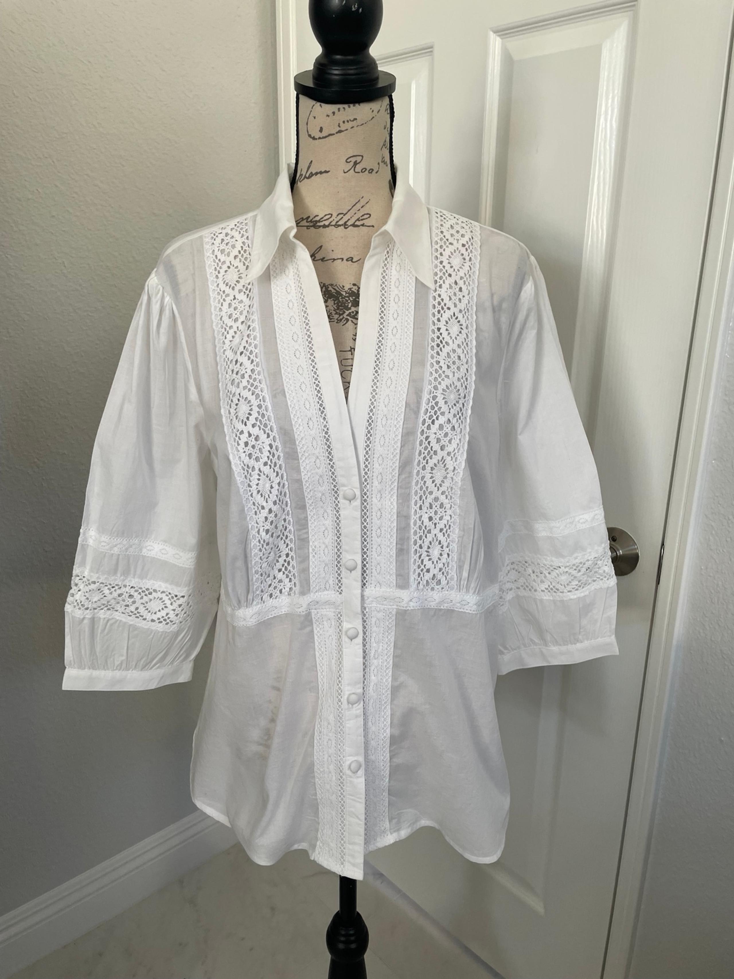 Sandra ingrish v buttons down shirt