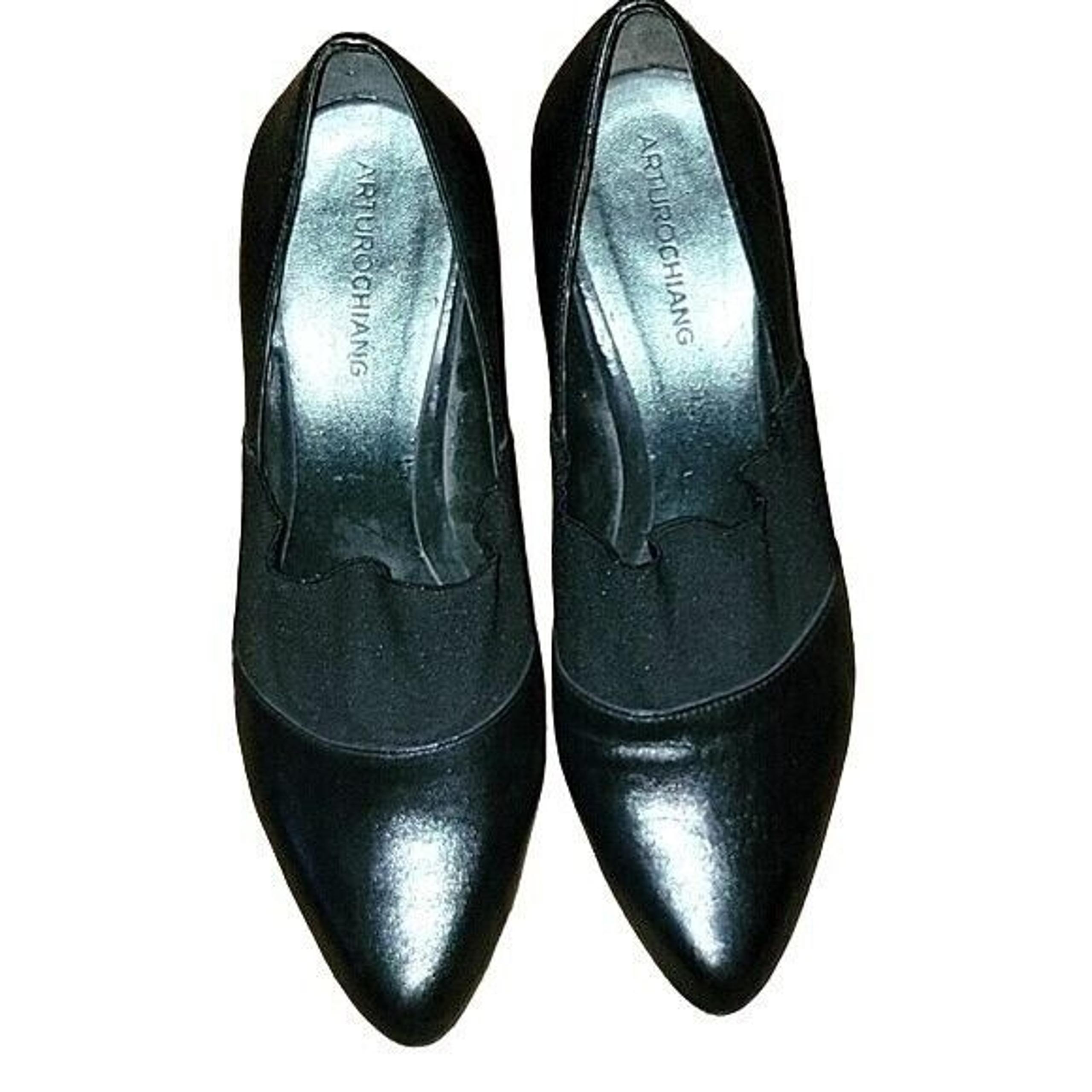 Arturo Chiang Black Heels Pointed Toe Elastic Strap Pumps 8.5  designer luxury